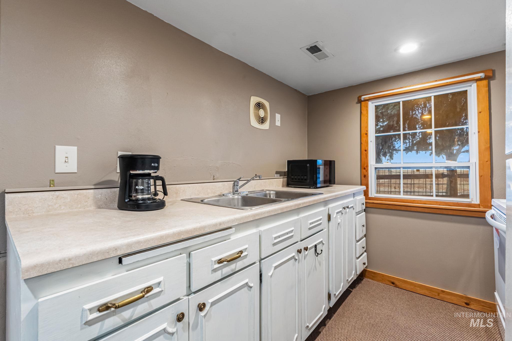 10065 Deer Flat Rd, Nampa, Idaho 83686, 4 Bedrooms, 2 Bathrooms, Residential For Sale, Price $589,900, 98968683