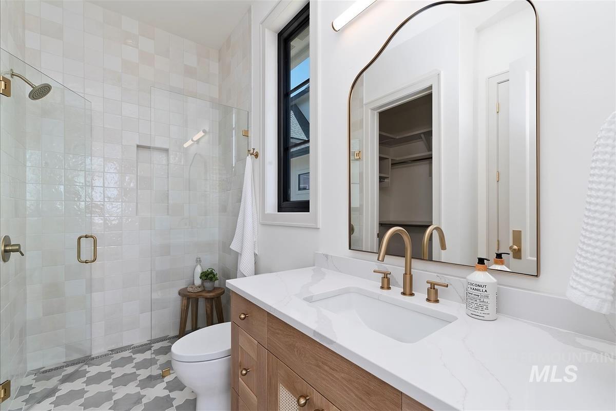 7580 W Lookout View St, Meridian, Idaho 83646, 4 Bedrooms, 3.5 Bathrooms, Residential For Sale, Price $1,998,999, 98968687