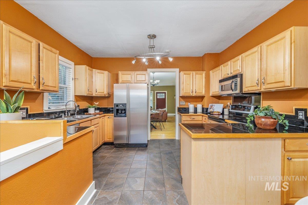 1410 N 20th Street, Boise, Idaho 83702, 3 Bedrooms, 1.5 Bathrooms, Residential For Sale, Price $735,000, 98968694