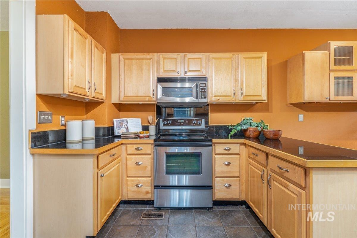 1410 N 20th Street, Boise, Idaho 83702, 3 Bedrooms, 1.5 Bathrooms, Residential For Sale, Price $735,000, 98968694