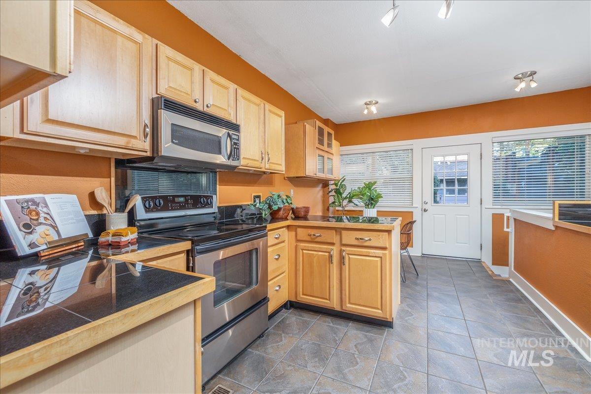 1410 N 20th Street, Boise, Idaho 83702, 3 Bedrooms, 1.5 Bathrooms, Residential For Sale, Price $735,000, 98968694