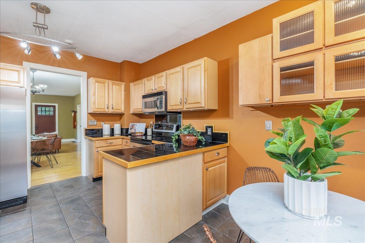 1410 N 20th Street, Boise, Idaho 83702, 3 Bedrooms, 1.5 Bathrooms, Residential For Sale, Price $735,000, 98968694