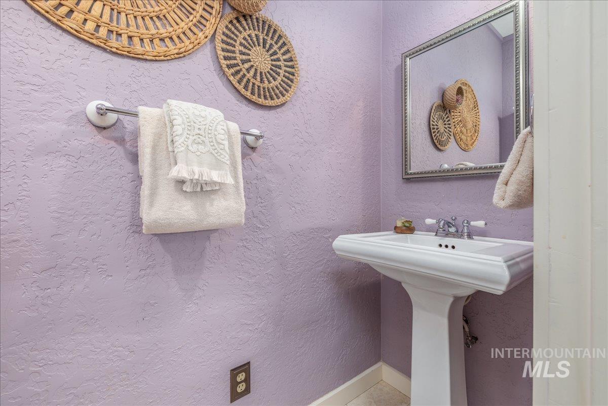 1410 N 20th Street, Boise, Idaho 83702, 3 Bedrooms, 1.5 Bathrooms, Residential For Sale, Price $735,000, 98968694