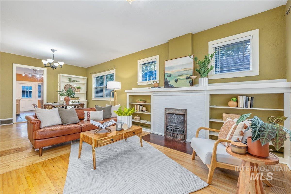 1410 N 20th Street, Boise, Idaho 83702, 3 Bedrooms, 1.5 Bathrooms, Residential For Sale, Price $735,000, 98968694