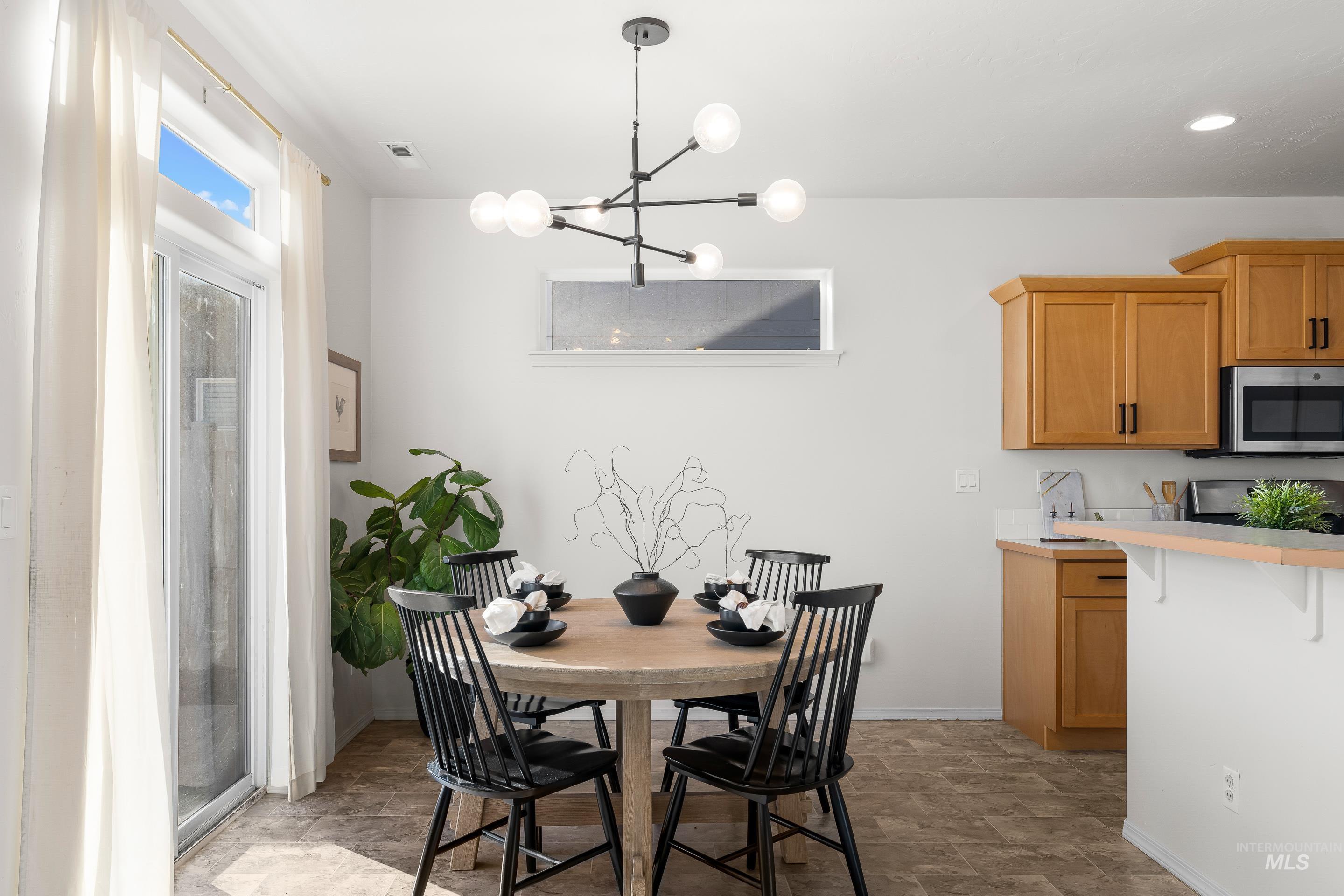 2413 W Foxglove Dr, Nampa, Idaho 83686, 3 Bedrooms, 2 Bathrooms, Residential For Sale, Price $410,000, 98968696