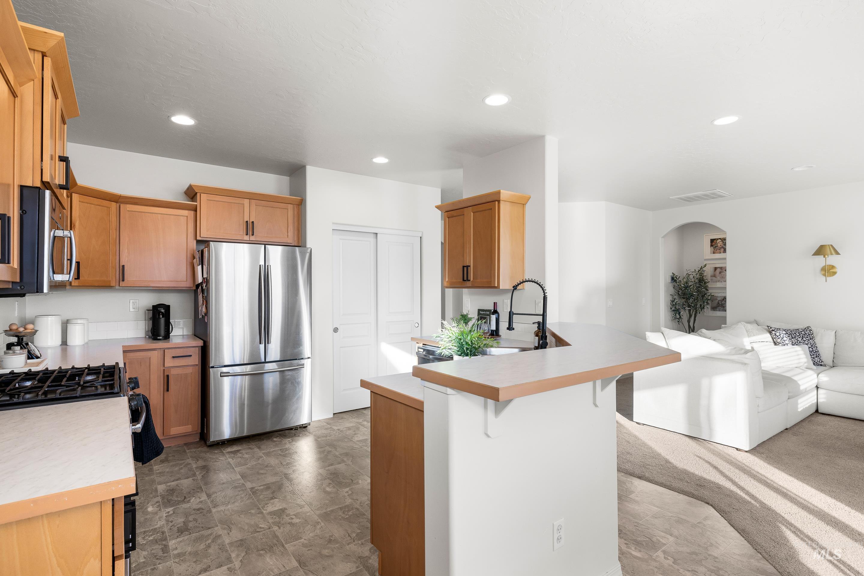 2413 W Foxglove Dr, Nampa, Idaho 83686, 3 Bedrooms, 2 Bathrooms, Residential For Sale, Price $410,000, 98968696