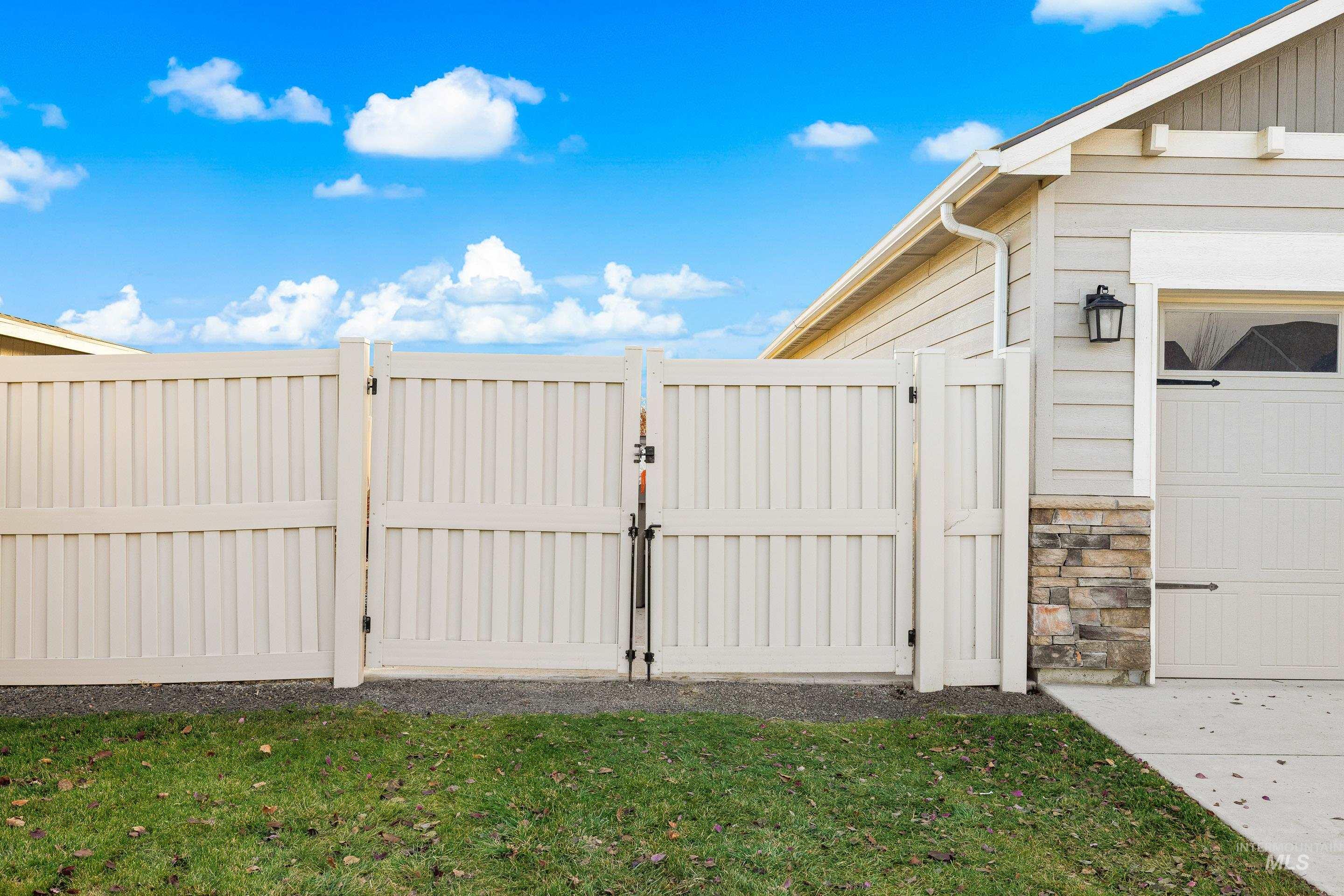 2413 W Foxglove Dr, Nampa, Idaho 83686, 3 Bedrooms, 2 Bathrooms, Residential For Sale, Price $410,000, 98968696