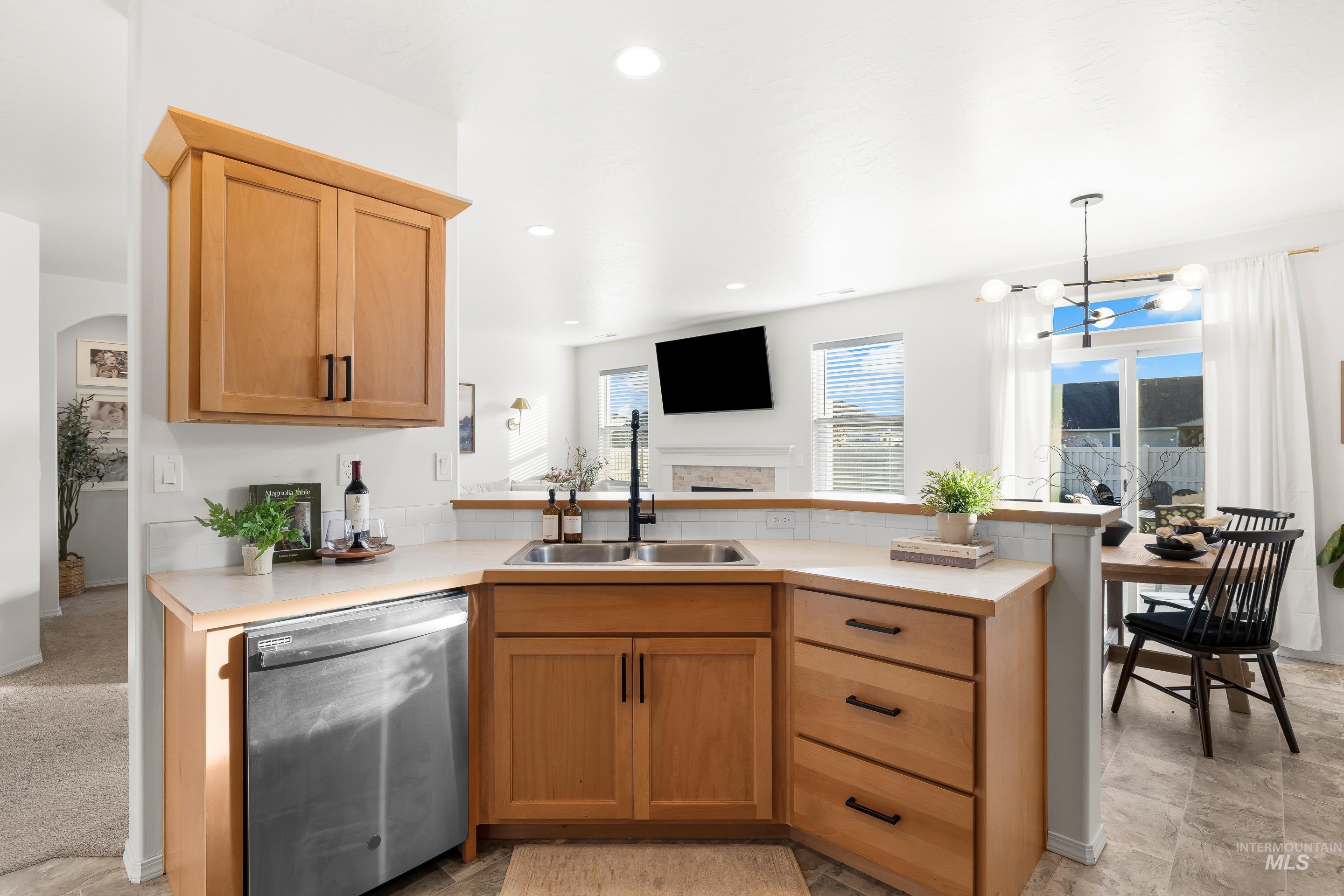 2413 W Foxglove Dr, Nampa, Idaho 83686, 3 Bedrooms, 2 Bathrooms, Residential For Sale, Price $410,000, 98968696