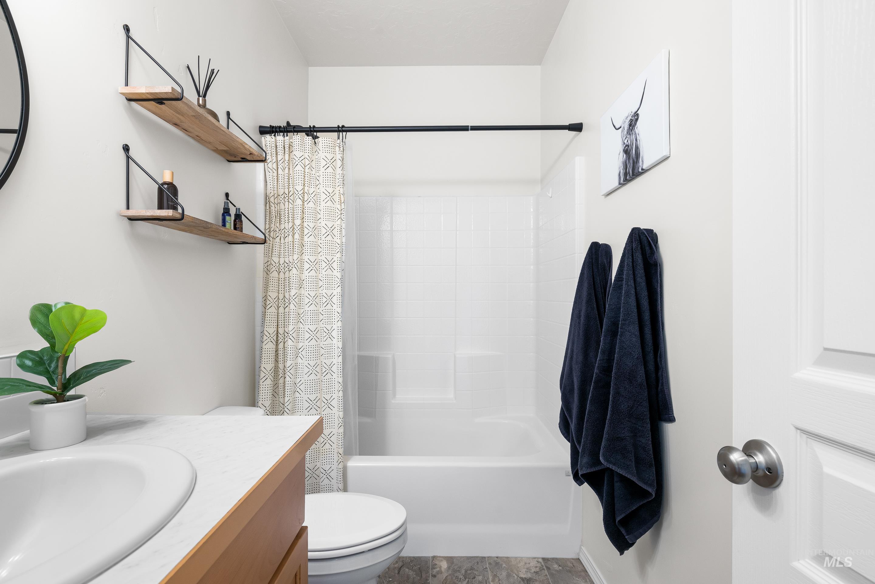 2413 W Foxglove Dr, Nampa, Idaho 83686, 3 Bedrooms, 2 Bathrooms, Residential For Sale, Price $410,000, 98968696