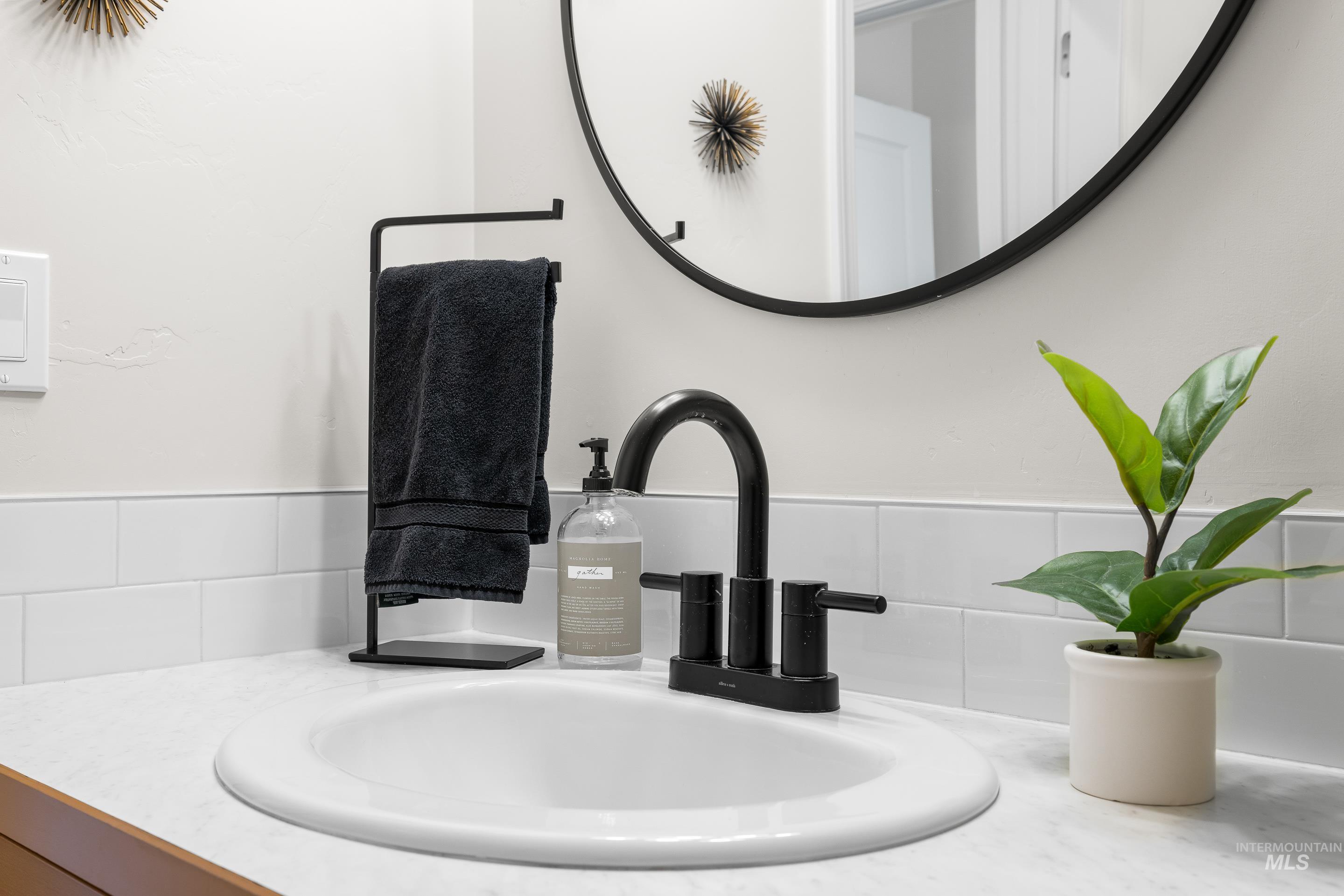 2413 W Foxglove Dr, Nampa, Idaho 83686, 3 Bedrooms, 2 Bathrooms, Residential For Sale, Price $410,000, 98968696