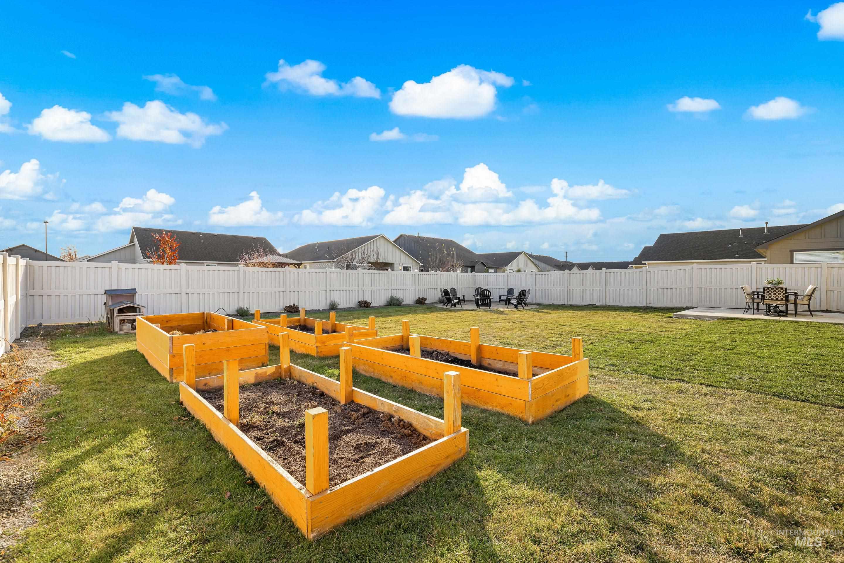 2413 W Foxglove Dr, Nampa, Idaho 83686, 3 Bedrooms, 2 Bathrooms, Residential For Sale, Price $410,000, 98968696