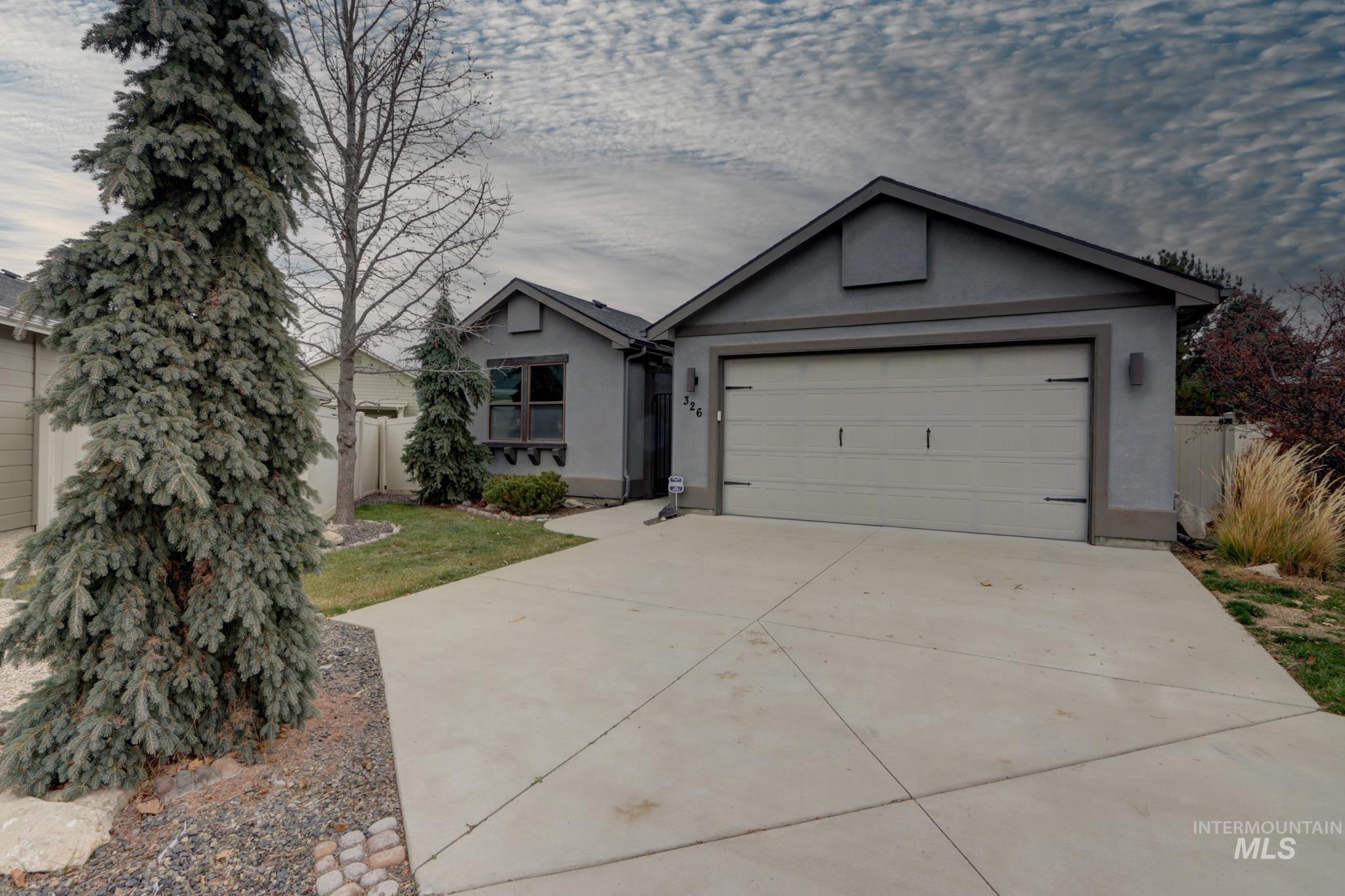 326 E Whitespur, Meridian, Idaho 83642, 2 Bedrooms, 2 Bathrooms, Residential For Sale, Price $418,000, 98968710