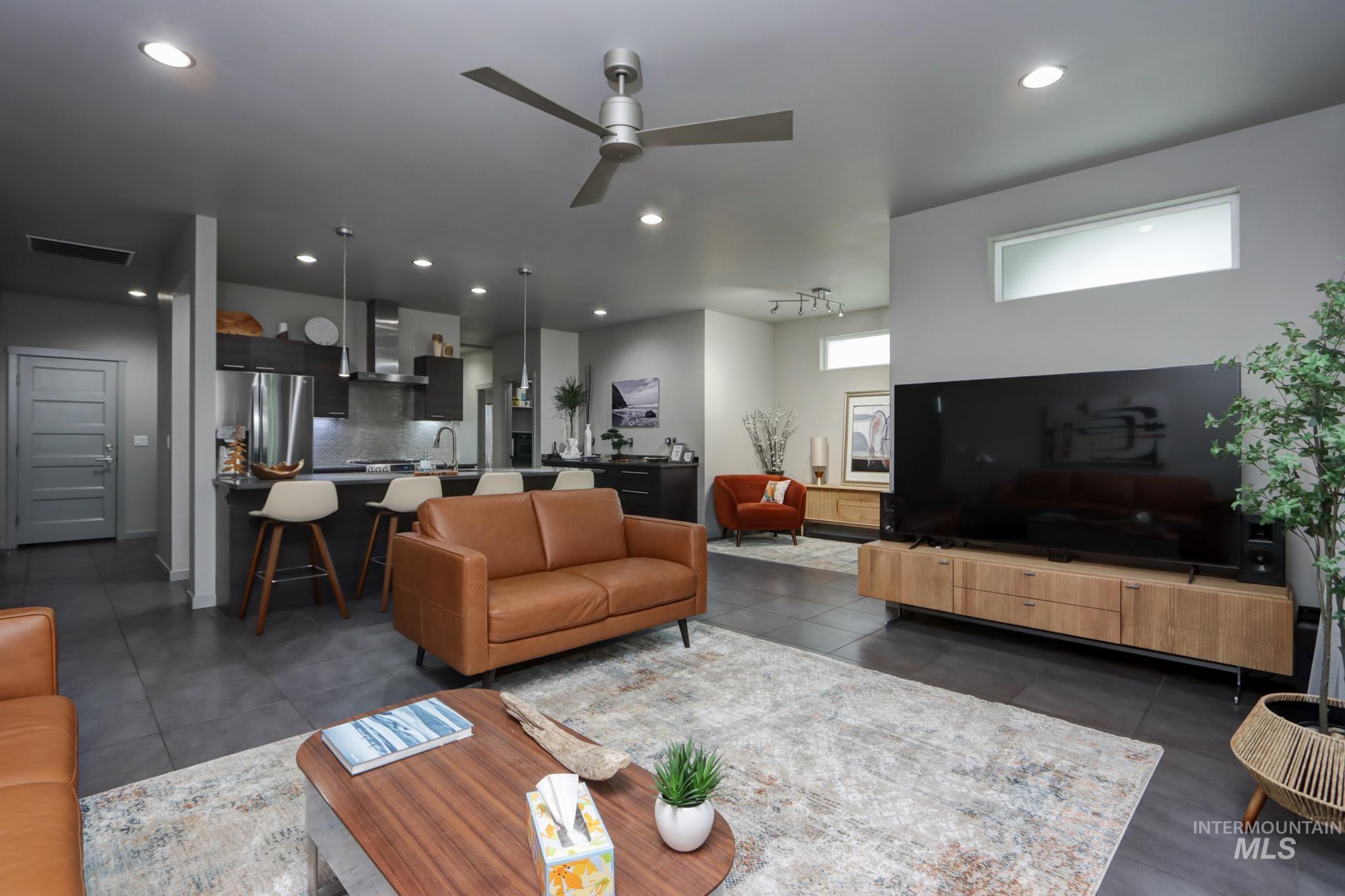 326 E Whitespur, Meridian, Idaho 83642, 2 Bedrooms, 2 Bathrooms, Residential For Sale, Price $418,000, 98968710