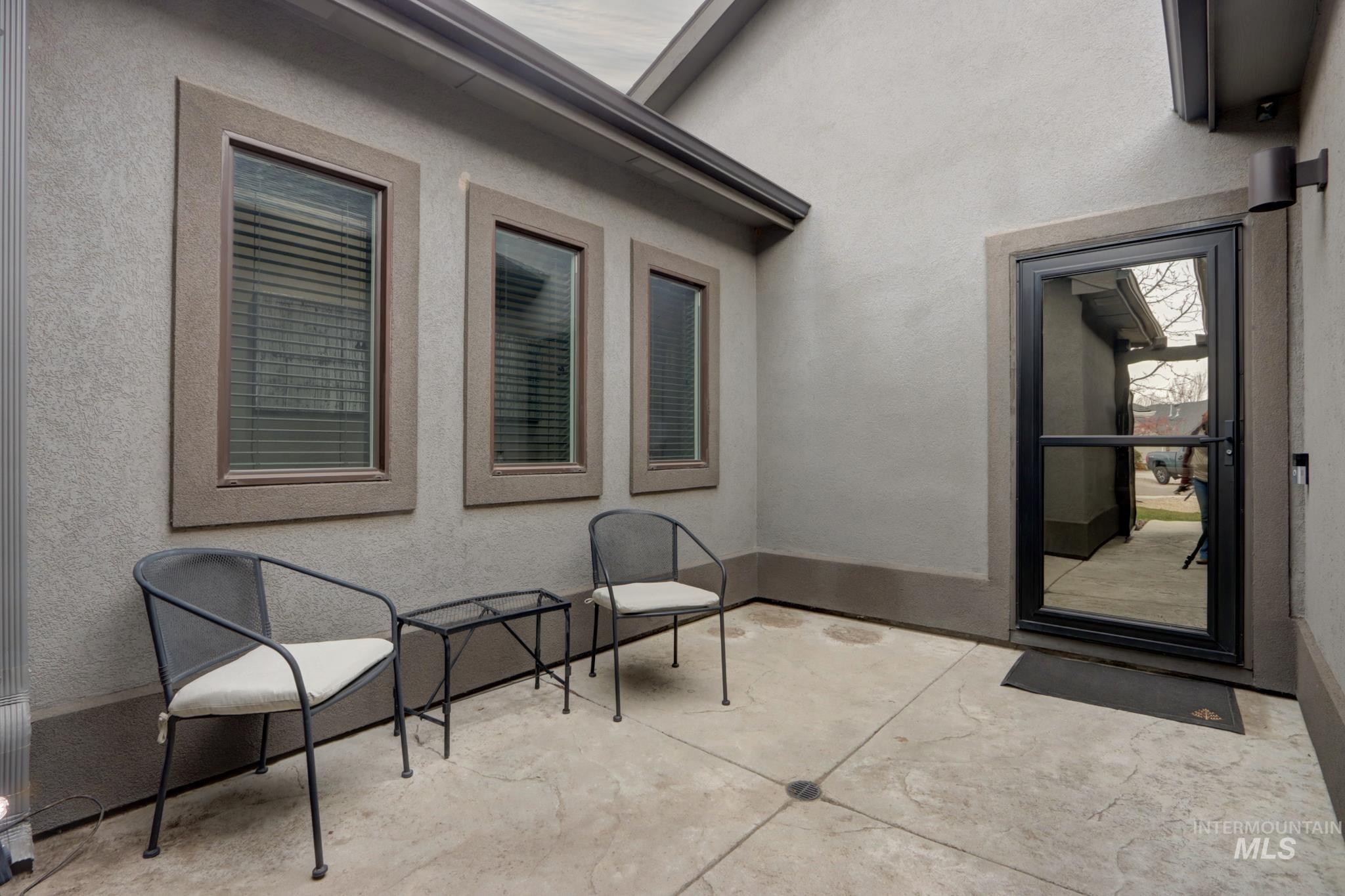 326 E Whitespur, Meridian, Idaho 83642, 2 Bedrooms, 2 Bathrooms, Residential For Sale, Price $418,000, 98968710