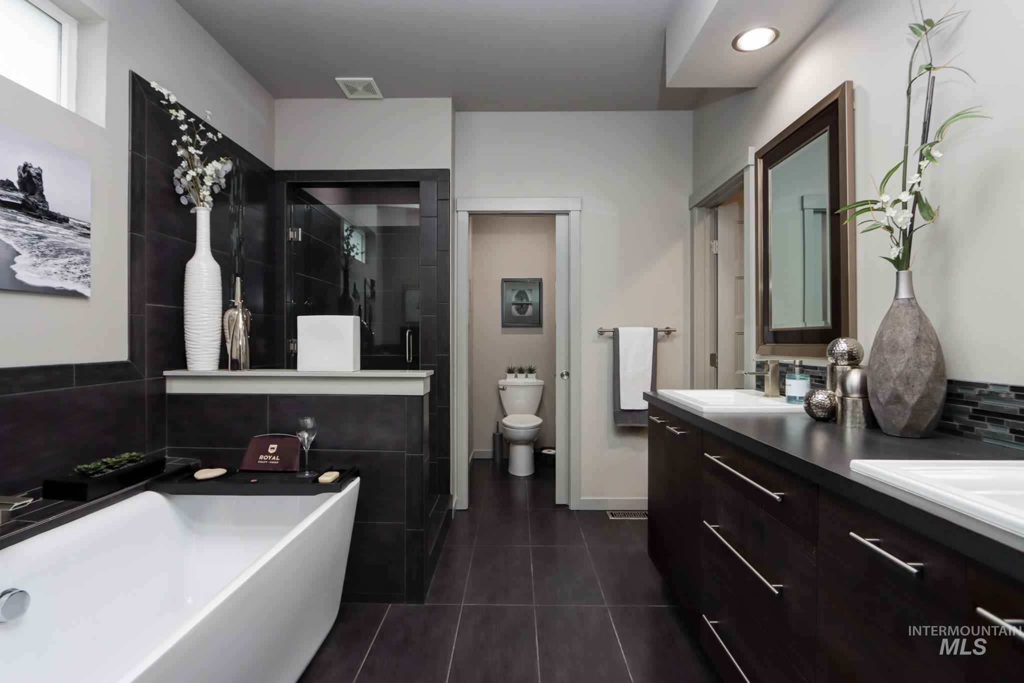 326 E Whitespur, Meridian, Idaho 83642, 2 Bedrooms, 2 Bathrooms, Residential For Sale, Price $418,000, 98968710