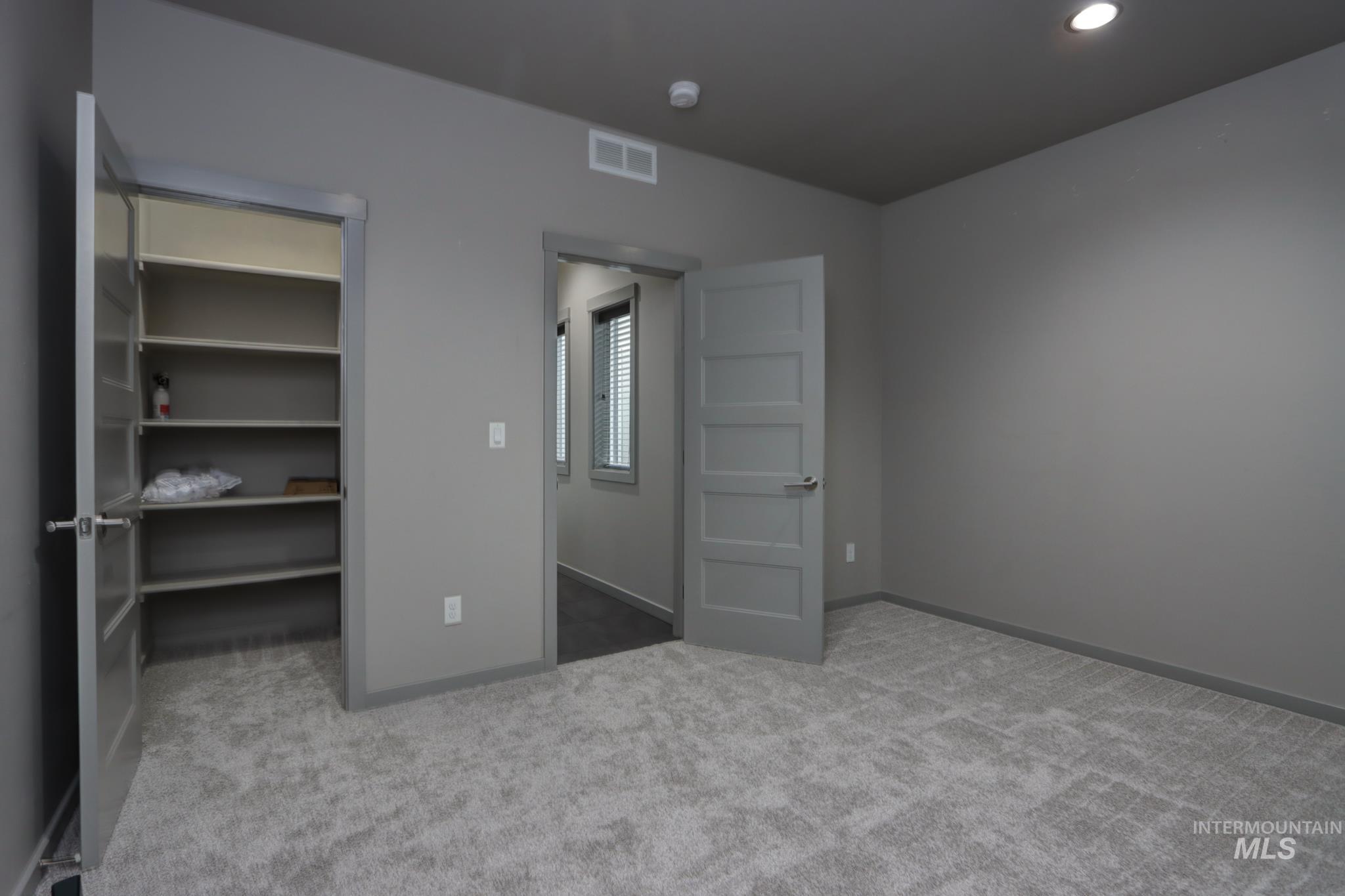 326 E Whitespur, Meridian, Idaho 83642, 2 Bedrooms, 2 Bathrooms, Residential For Sale, Price $418,000, 98968710