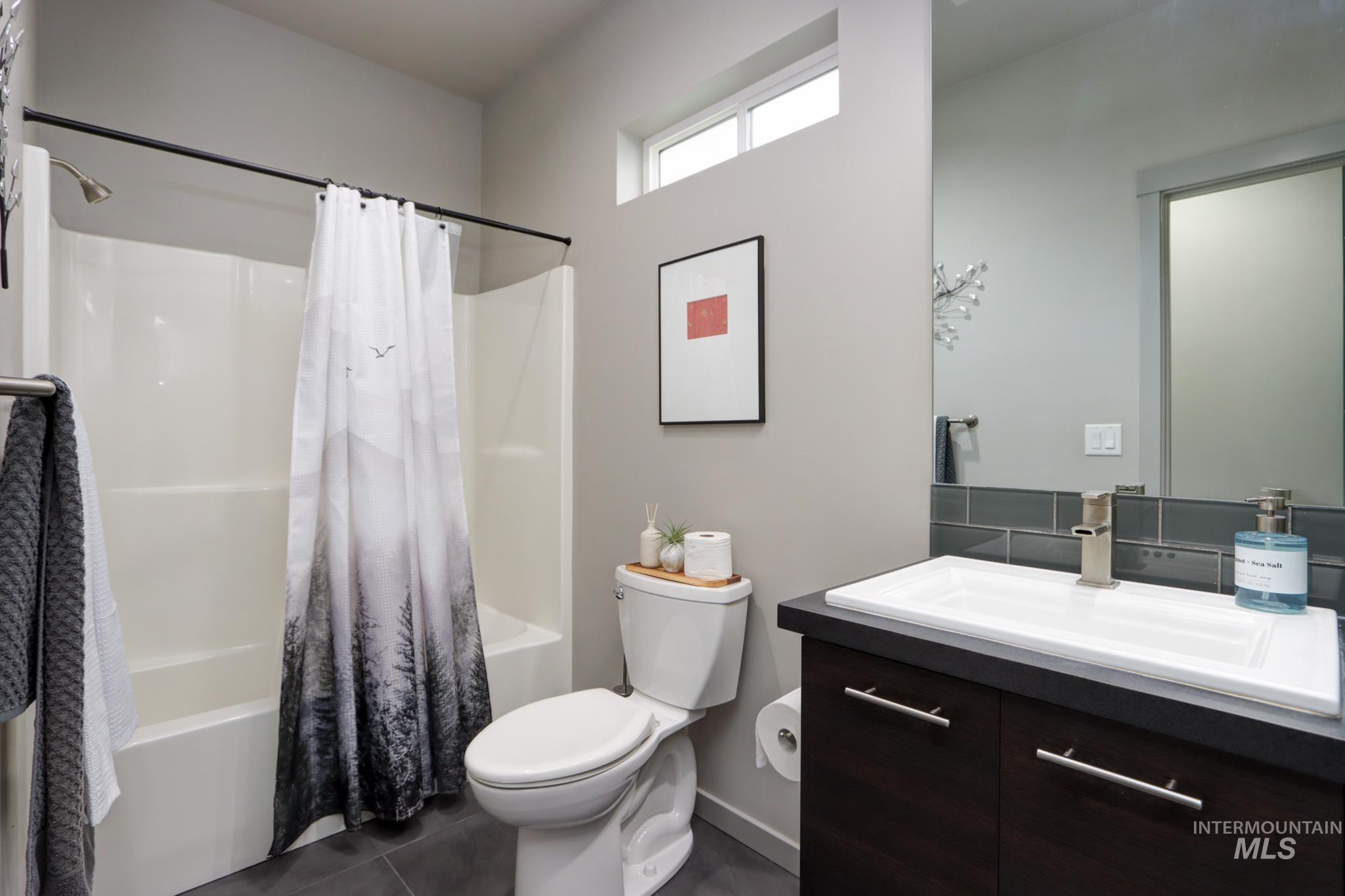 326 E Whitespur, Meridian, Idaho 83642, 2 Bedrooms, 2 Bathrooms, Residential For Sale, Price $418,000, 98968710