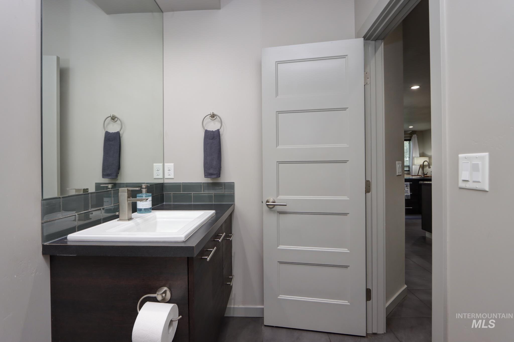 326 E Whitespur, Meridian, Idaho 83642, 2 Bedrooms, 2 Bathrooms, Residential For Sale, Price $418,000, 98968710