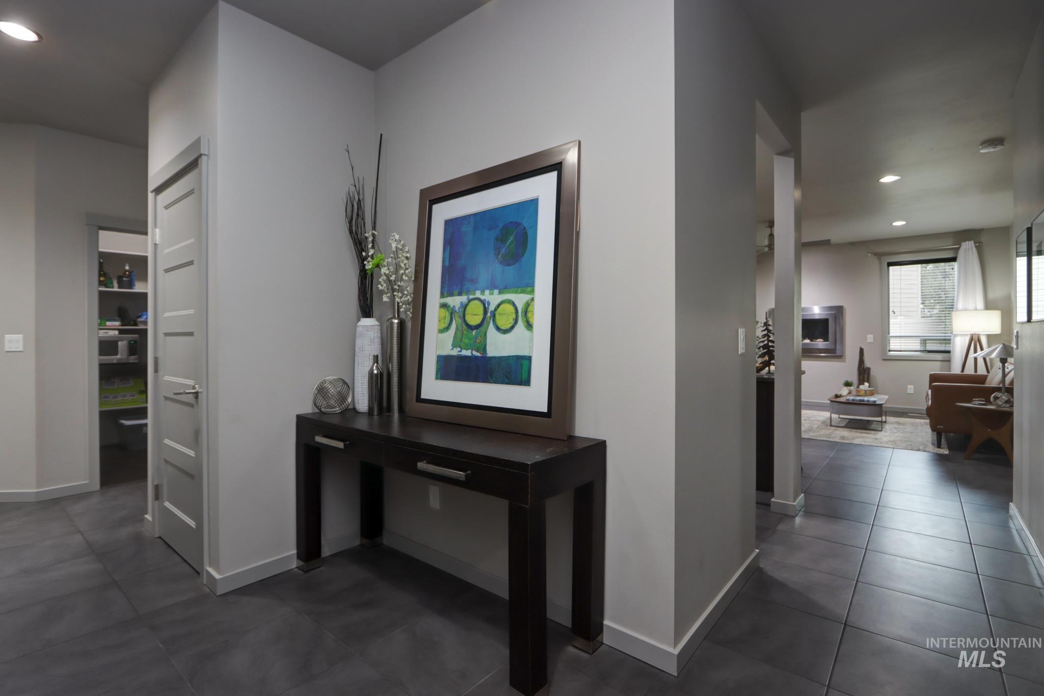 326 E Whitespur, Meridian, Idaho 83642, 2 Bedrooms, 2 Bathrooms, Residential For Sale, Price $418,000, 98968710