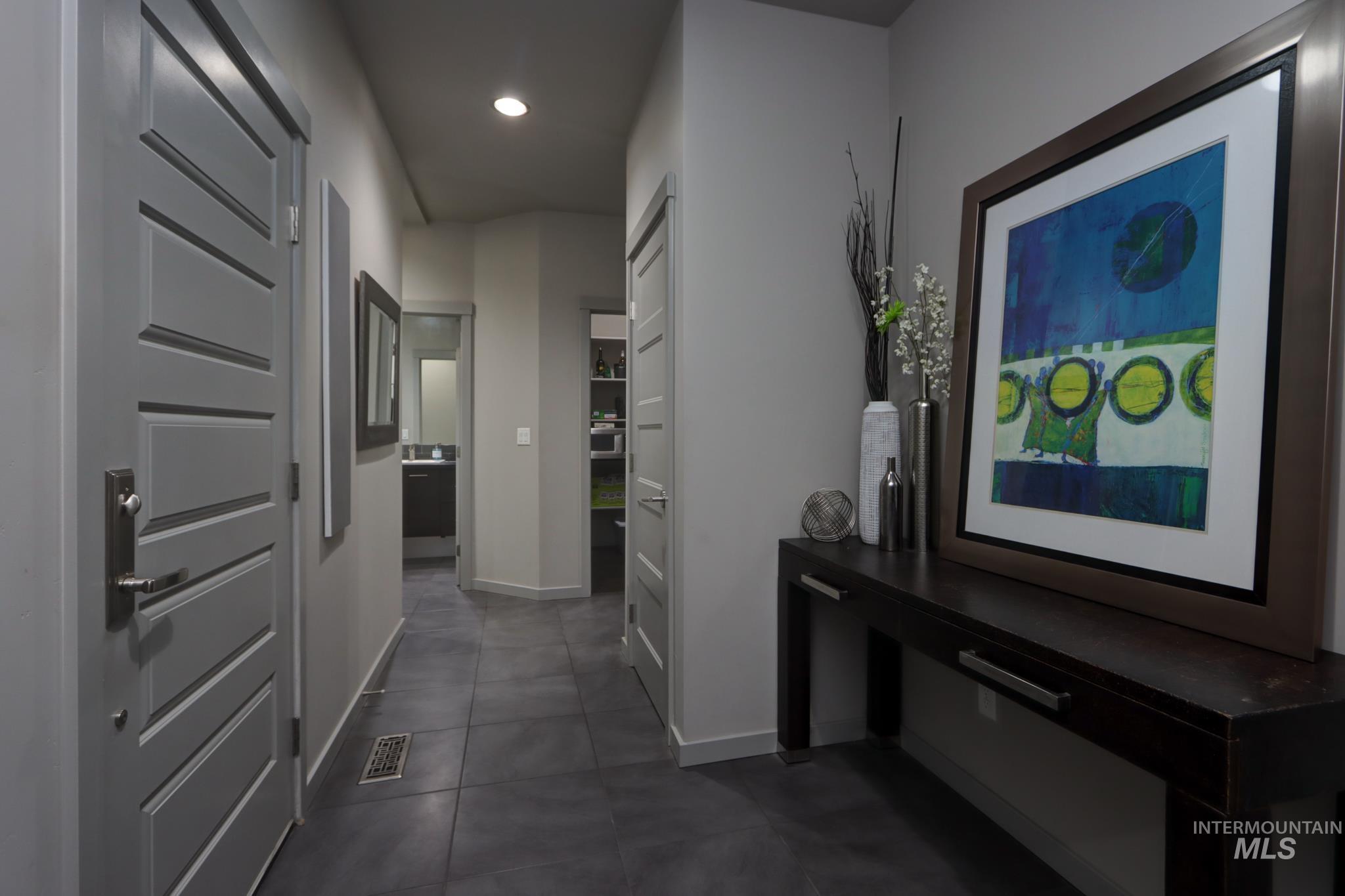 326 E Whitespur, Meridian, Idaho 83642, 2 Bedrooms, 2 Bathrooms, Residential For Sale, Price $418,000, 98968710