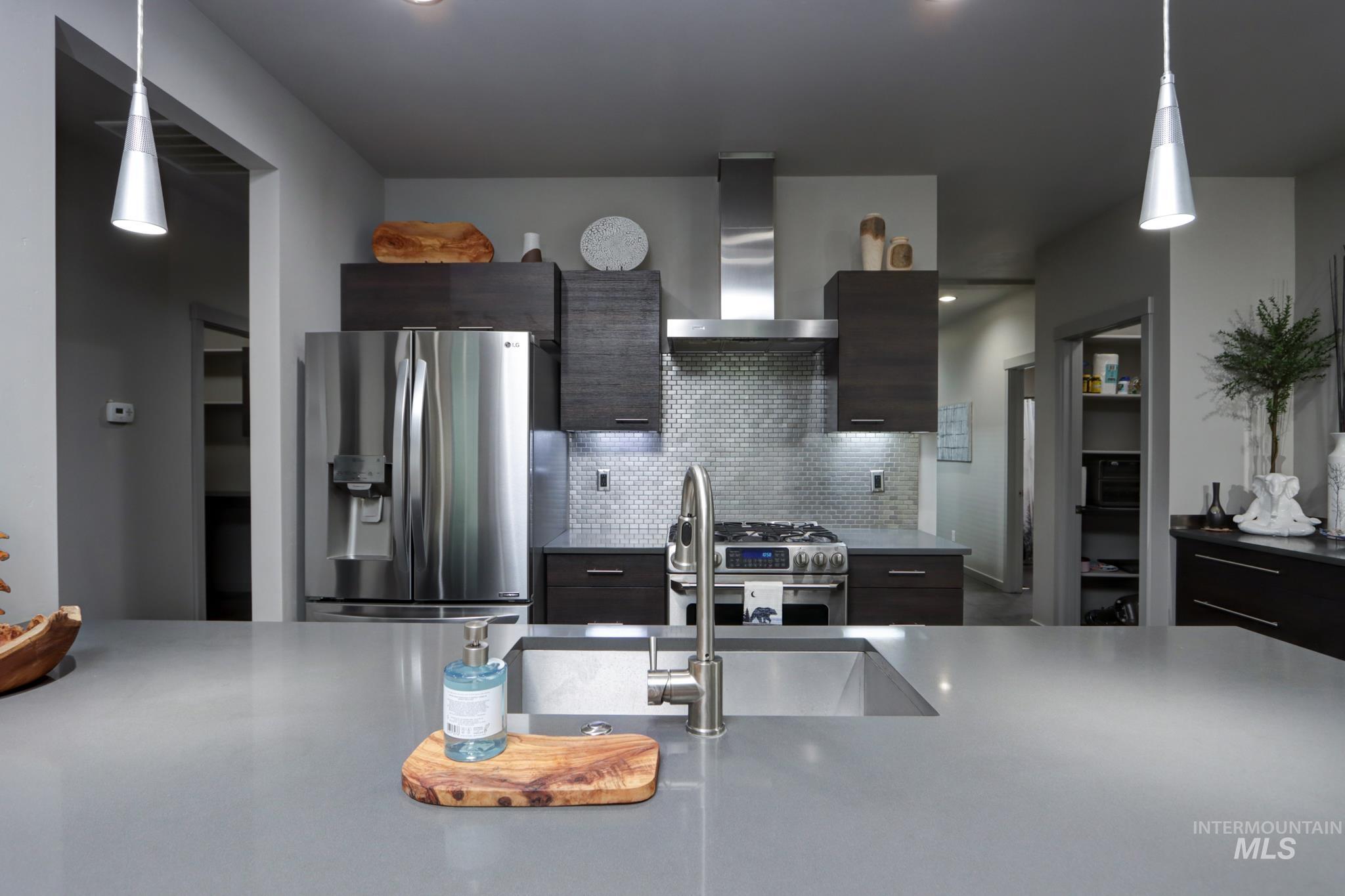 326 E Whitespur, Meridian, Idaho 83642, 2 Bedrooms, 2 Bathrooms, Residential For Sale, Price $418,000, 98968710