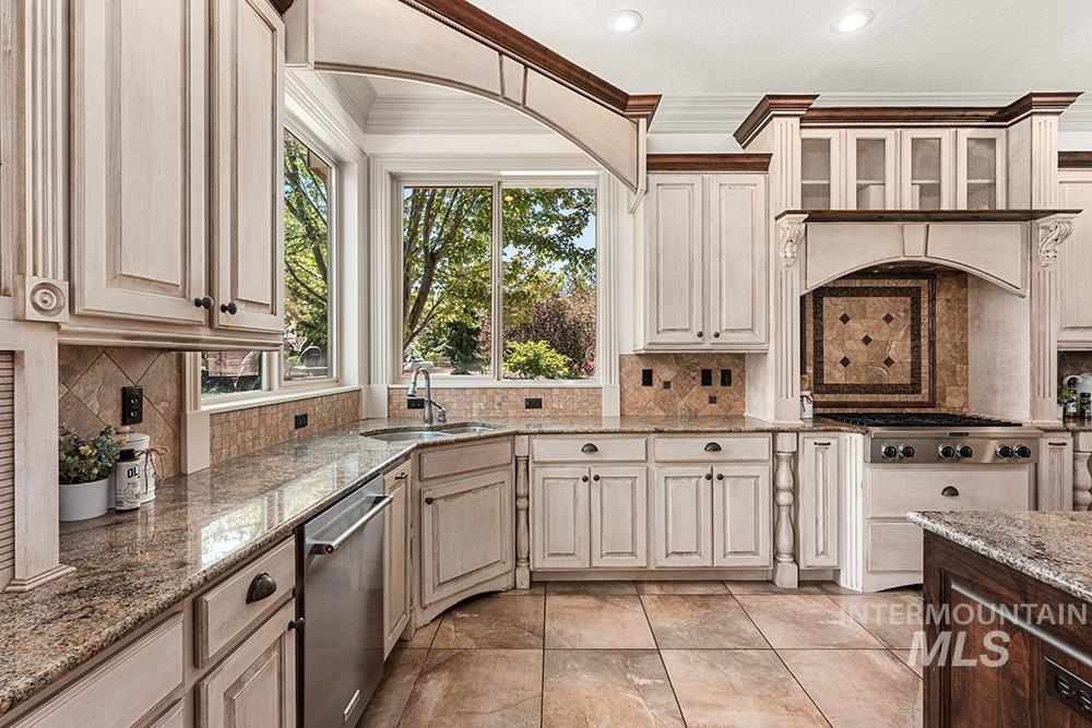 7002 W Avignon Ln, Eagle, Idaho 83616, 4 Bedrooms, 3 Bathrooms, Residential For Sale, Price $2,199,000, 98968716