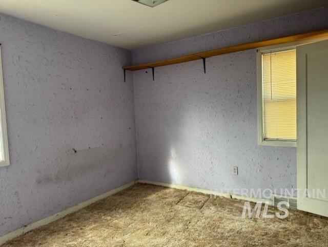 Empty room with carpet