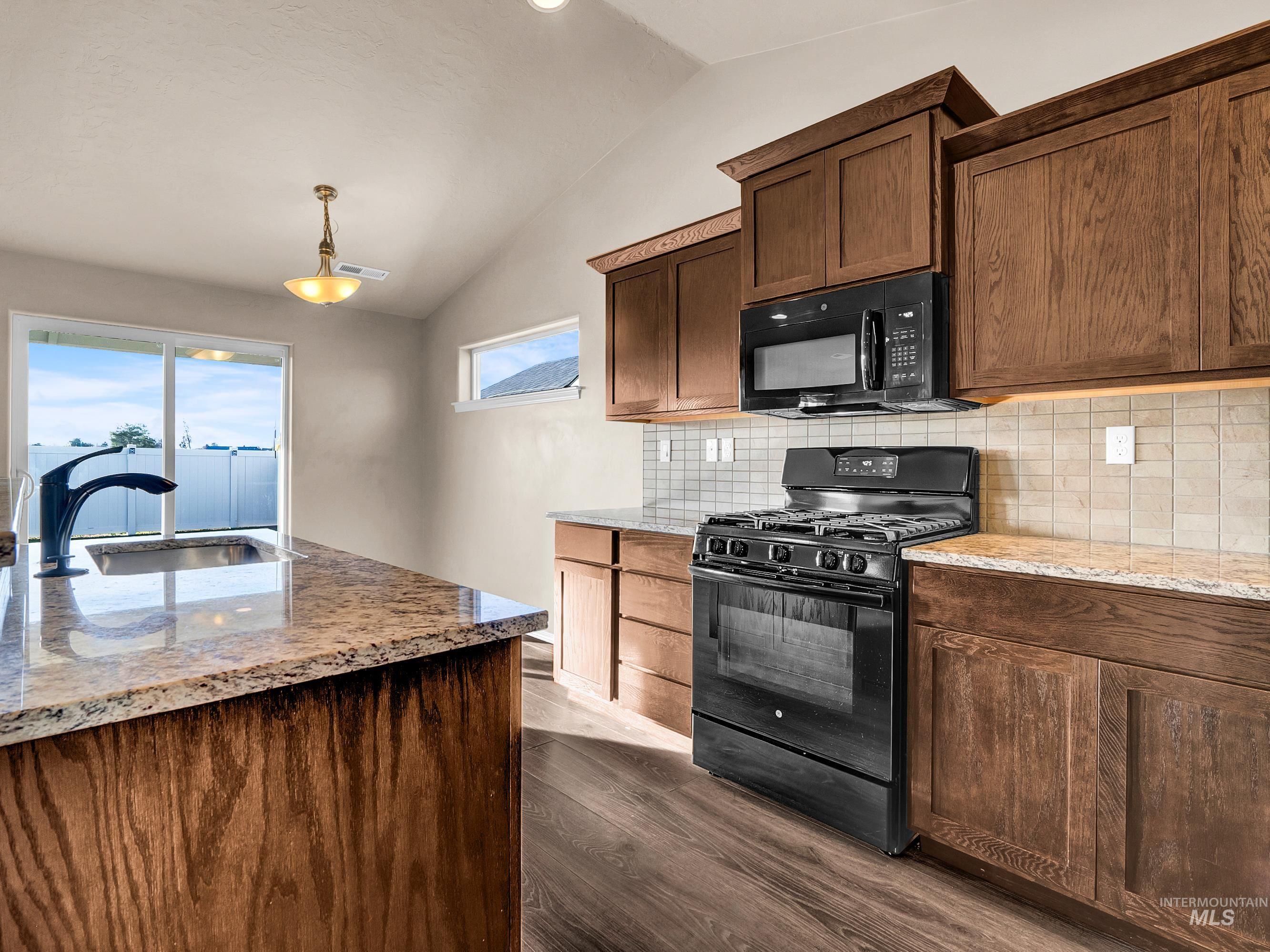 5520 Boomerang way, Caldwell, Idaho 83607, 3 Bedrooms, 2 Bathrooms, Residential For Sale, Price $369,900, 98968725