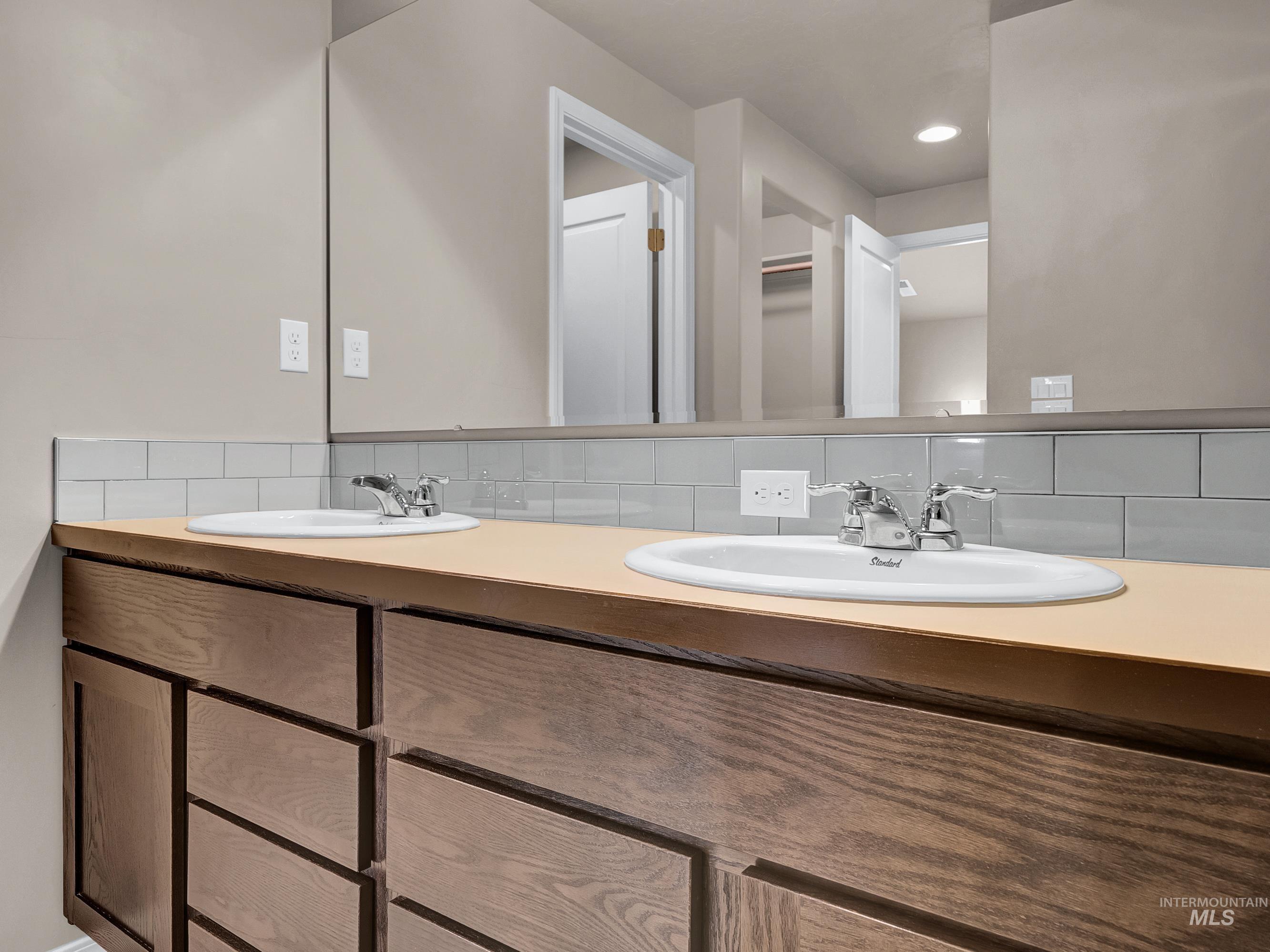 5520 Boomerang way, Caldwell, Idaho 83607, 3 Bedrooms, 2 Bathrooms, Residential For Sale, Price $369,900, 98968725