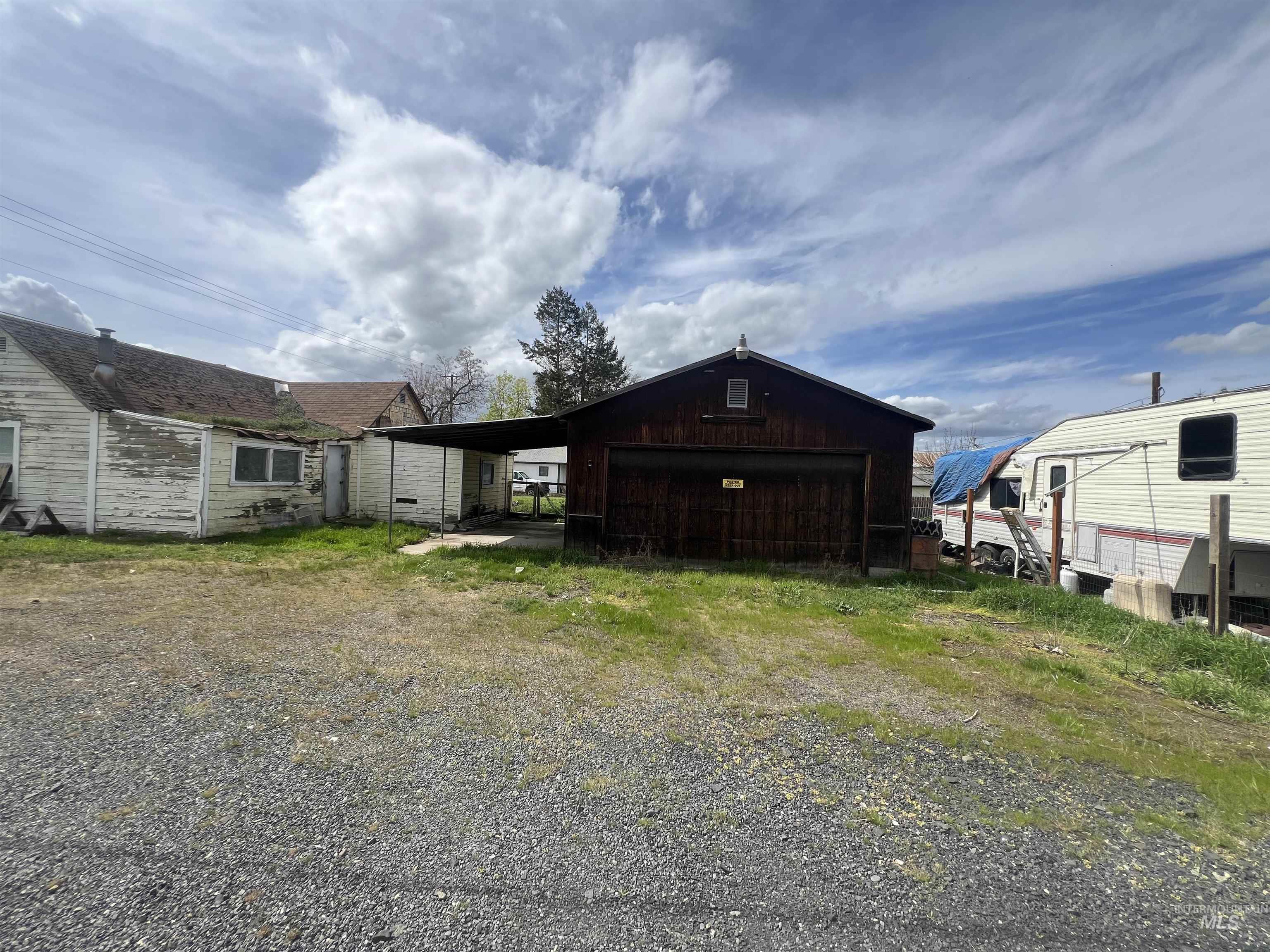 1902 4th Ave, Clarkston, Washington 99403, 2 Bedrooms, 1 Bathroom, Residential For Sale, Price $120,000, 98968777