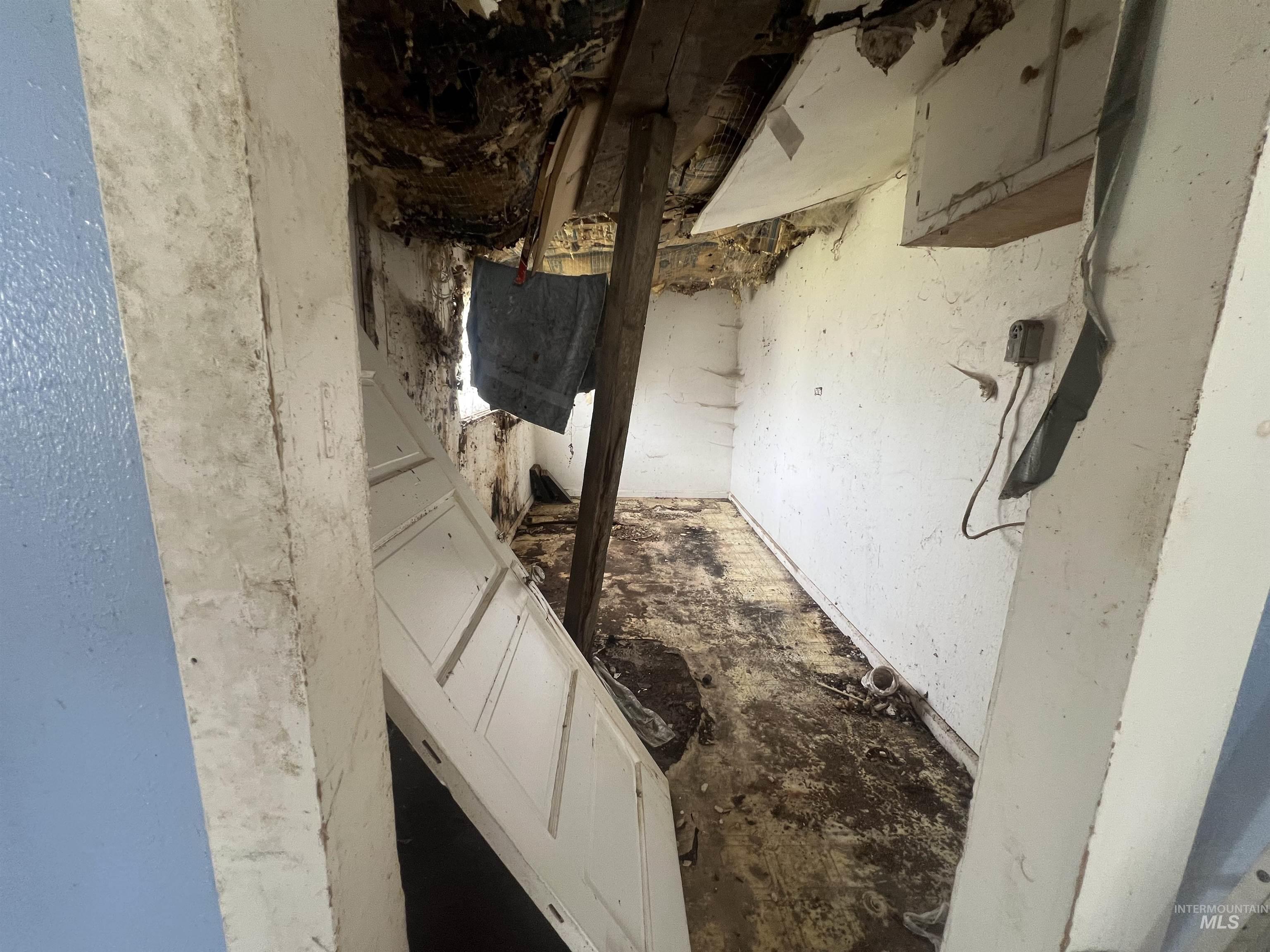 1902 4th Ave, Clarkston, Washington 99403, 2 Bedrooms, 1 Bathroom, Residential For Sale, Price $120,000, 98968777