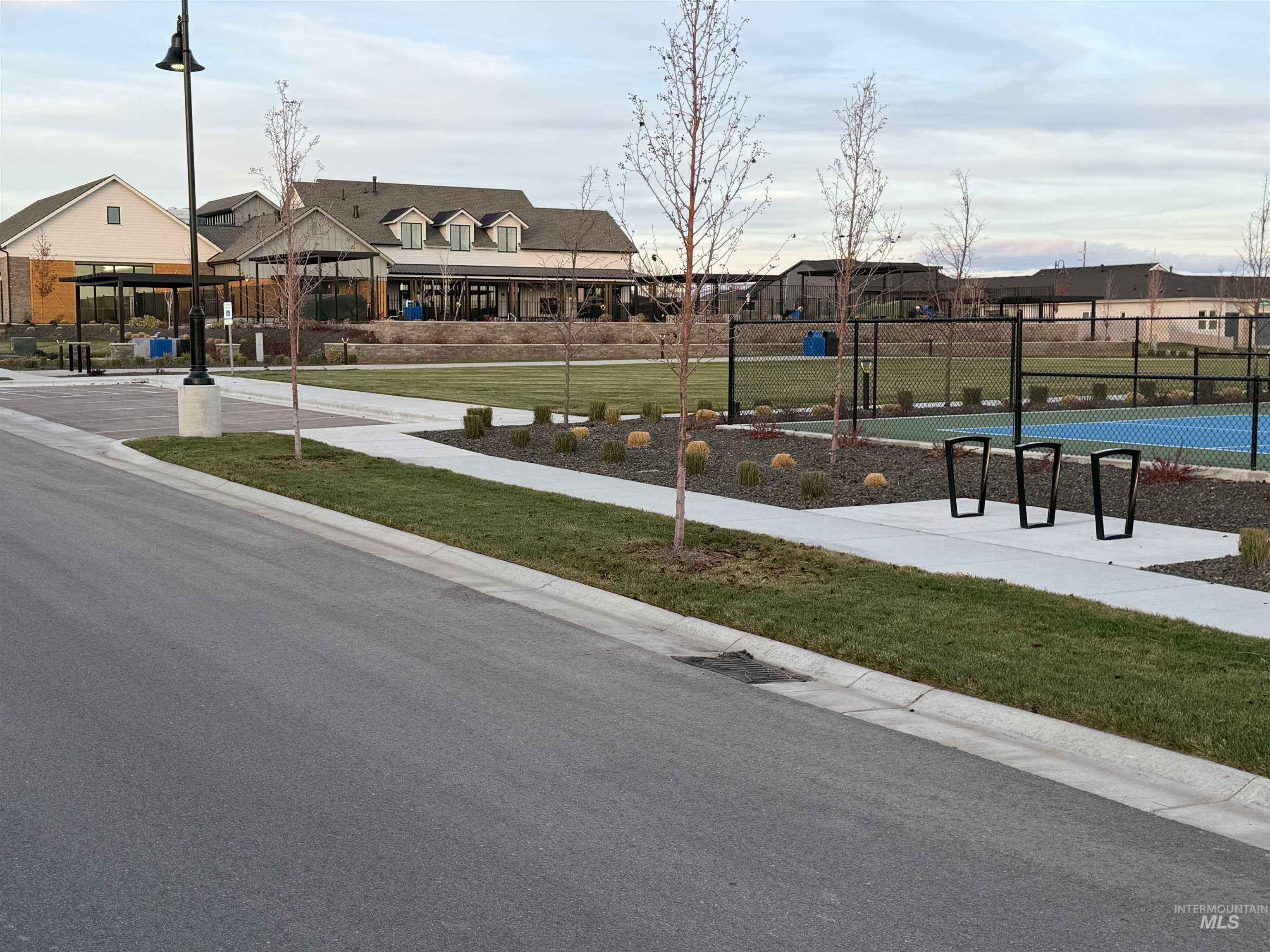 2186 N Leatherwood, Star, Idaho 83669, 2 Bedrooms, 2 Bathrooms, Residential For Sale, Price $454,900, 98968779