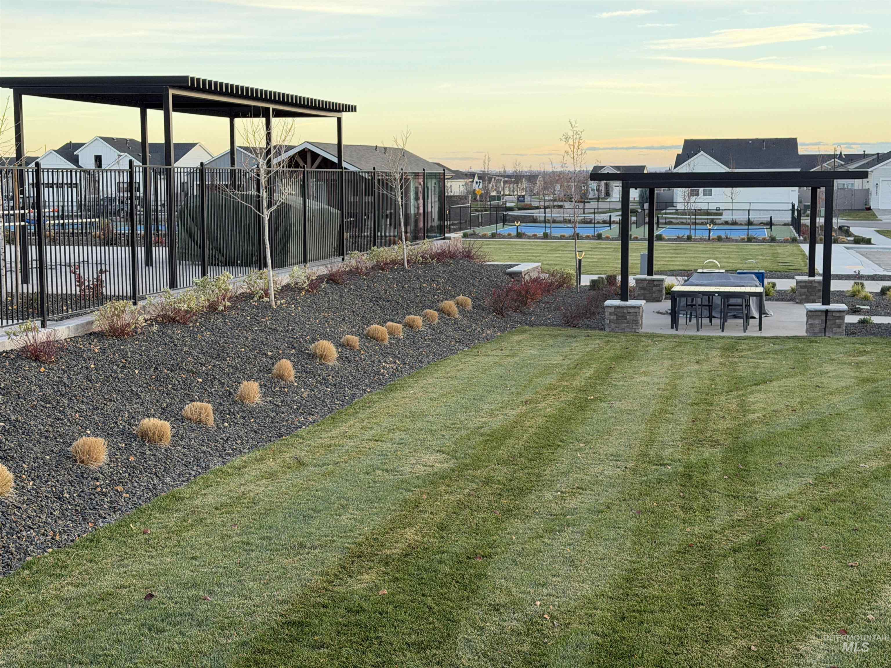 2186 N Leatherwood, Star, Idaho 83669, 2 Bedrooms, 2 Bathrooms, Residential For Sale, Price $454,900, 98968779