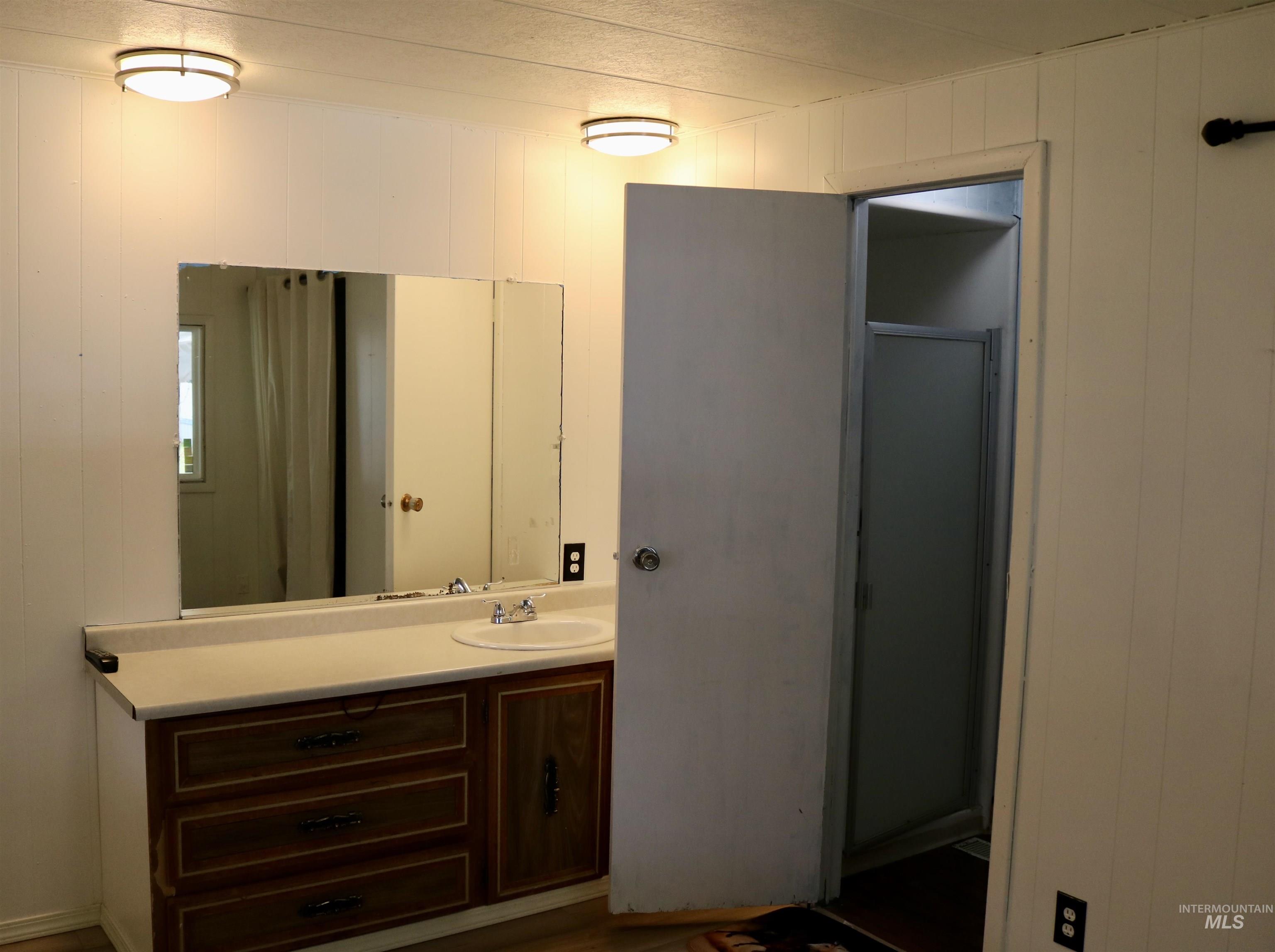 1410 Flamingo, Nampa, Idaho 83651, 2 Bedrooms, 2 Bathrooms, Residential For Sale, Price $73,900, 98968784