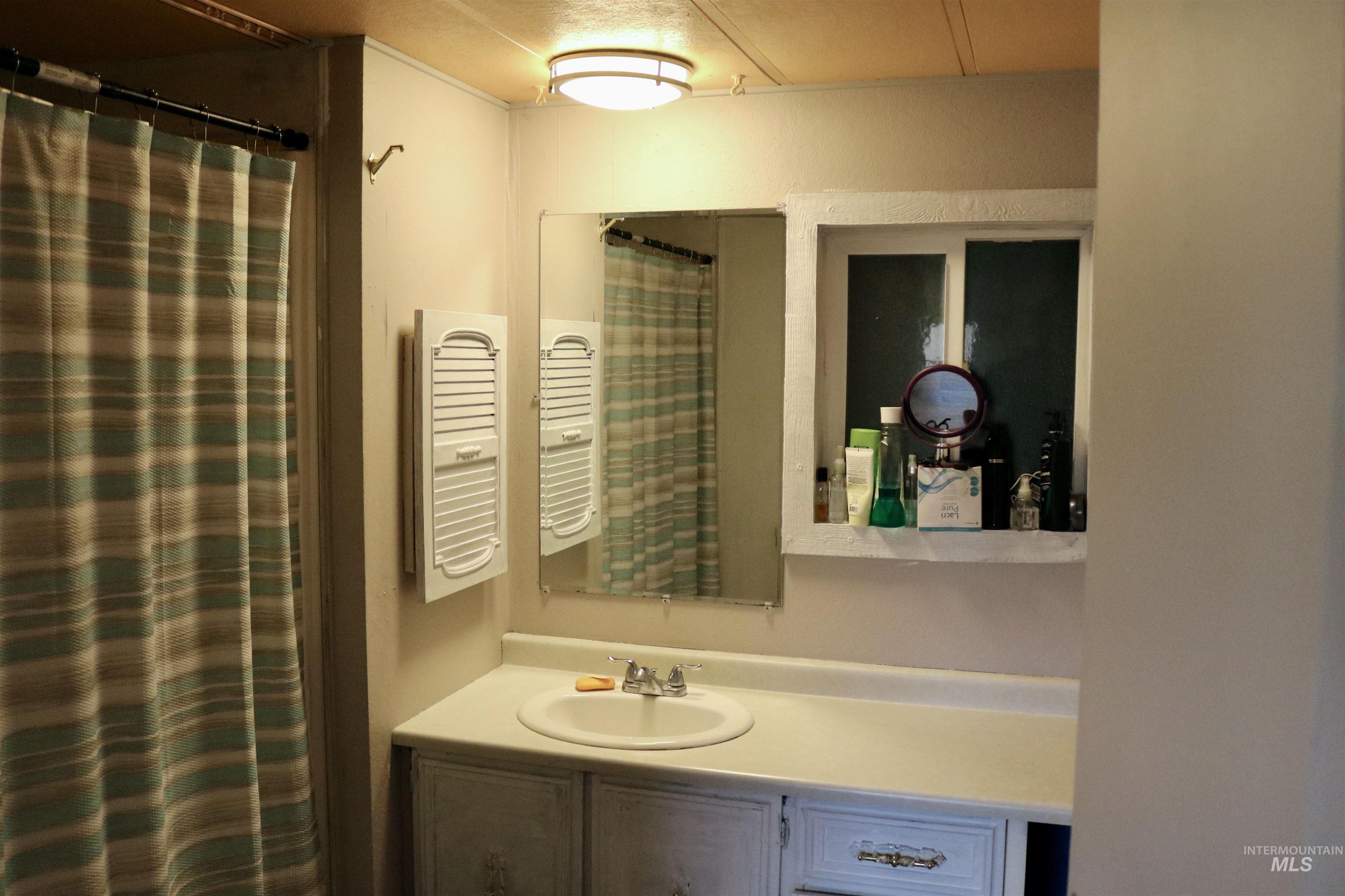 1410 Flamingo, Nampa, Idaho 83651, 2 Bedrooms, 2 Bathrooms, Residential For Sale, Price $73,900, 98968784