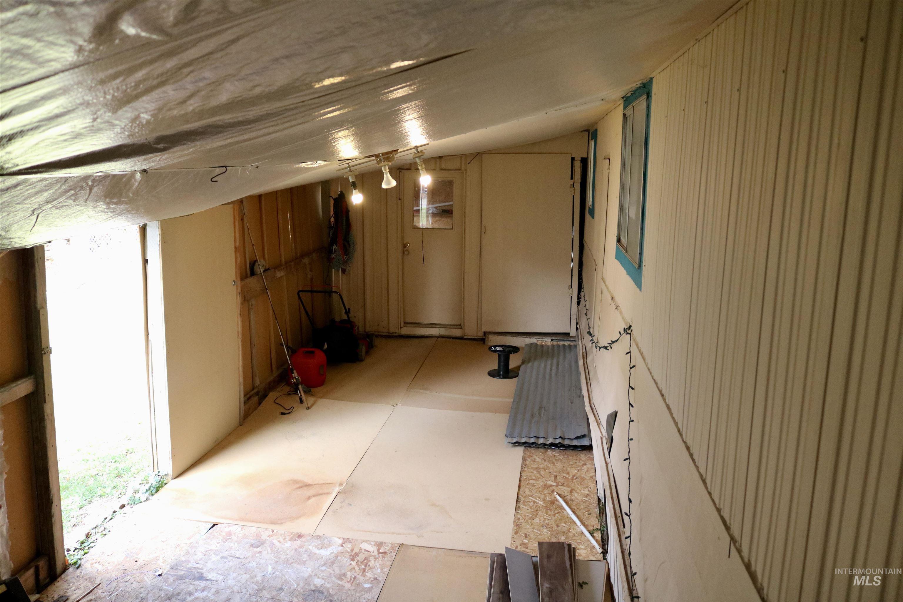 1410 Flamingo, Nampa, Idaho 83651, 2 Bedrooms, 2 Bathrooms, Residential For Sale, Price $73,900, 98968784