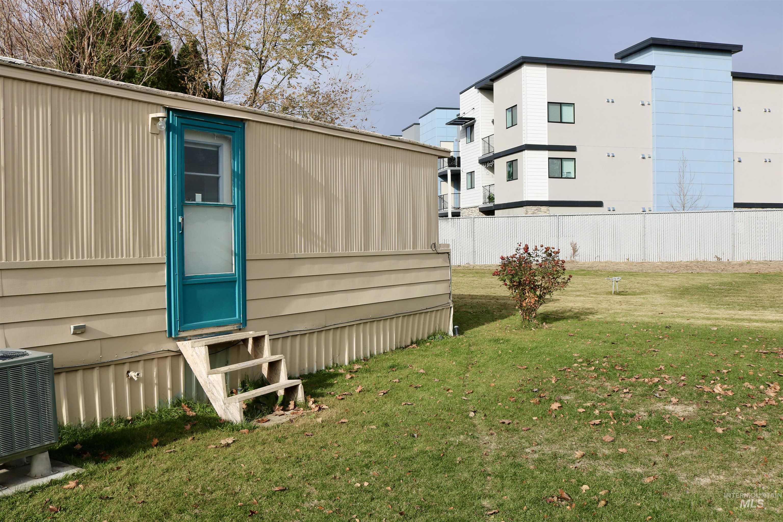 1410 Flamingo, Nampa, Idaho 83651, 2 Bedrooms, 2 Bathrooms, Residential For Sale, Price $73,900, 98968784