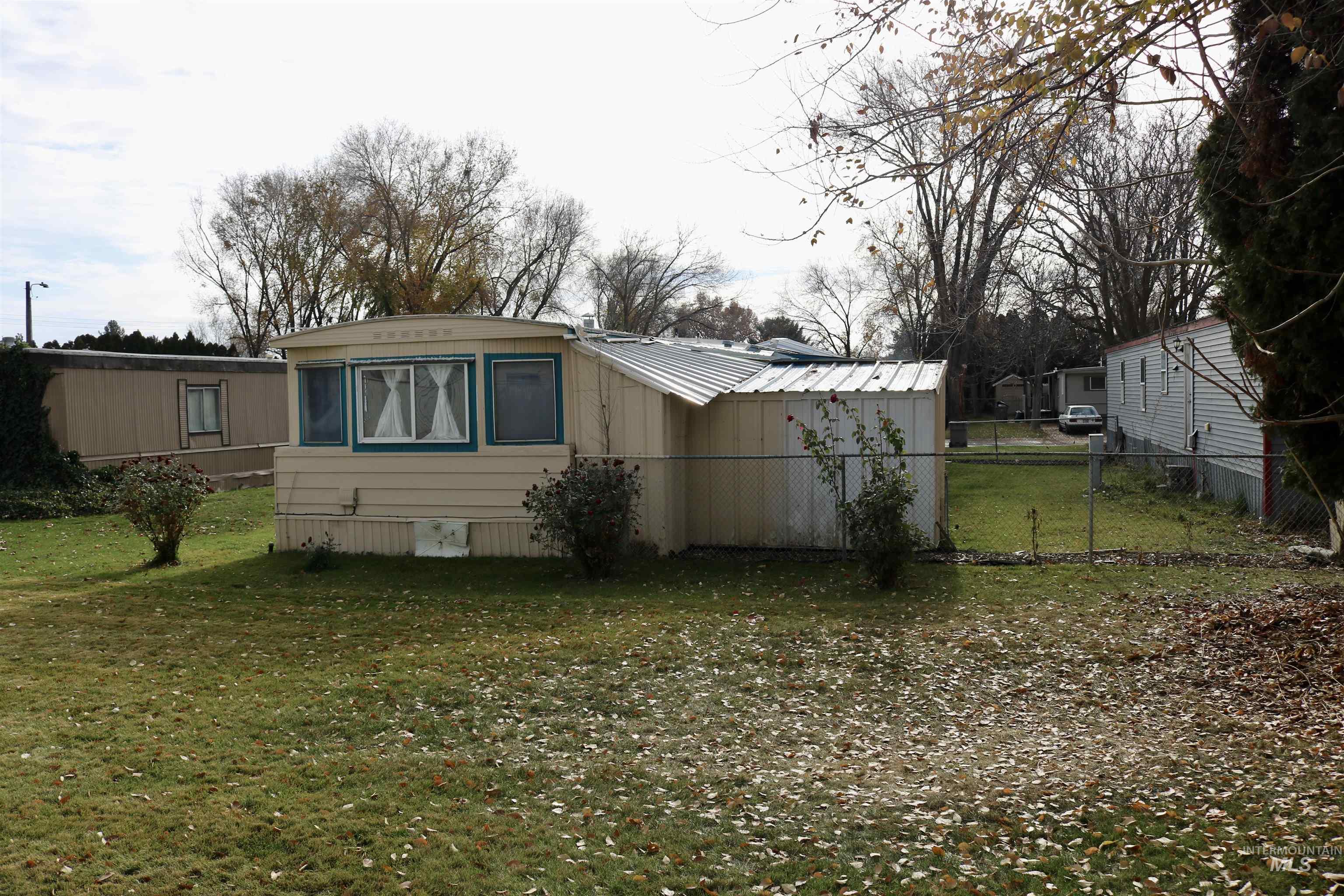 1410 Flamingo, Nampa, Idaho 83651, 2 Bedrooms, 2 Bathrooms, Residential For Sale, Price $73,900, 98968784