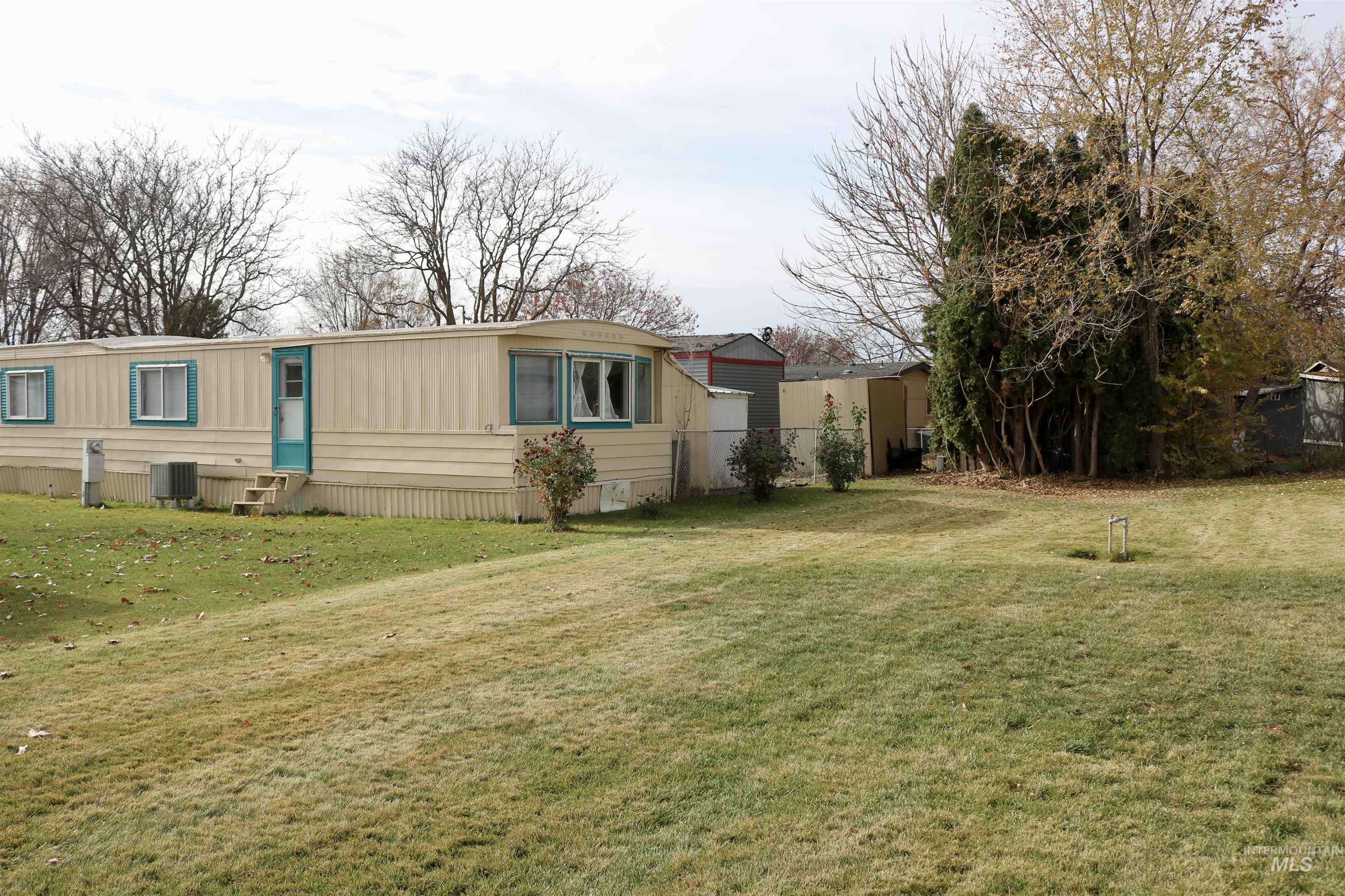 1410 Flamingo, Nampa, Idaho 83651, 2 Bedrooms, 2 Bathrooms, Residential For Sale, Price $73,900, 98968784