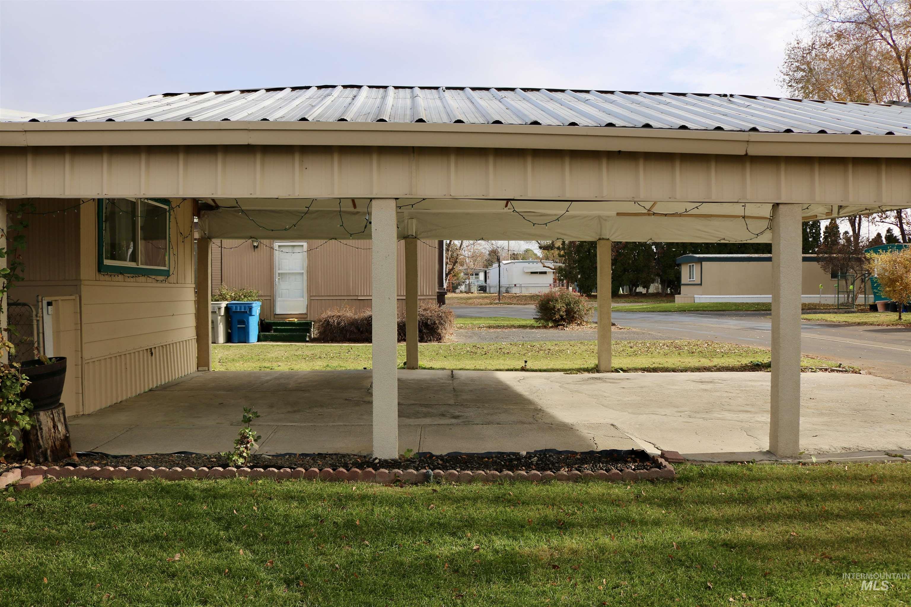 1410 Flamingo, Nampa, Idaho 83651, 2 Bedrooms, 2 Bathrooms, Residential For Sale, Price $73,900, 98968784