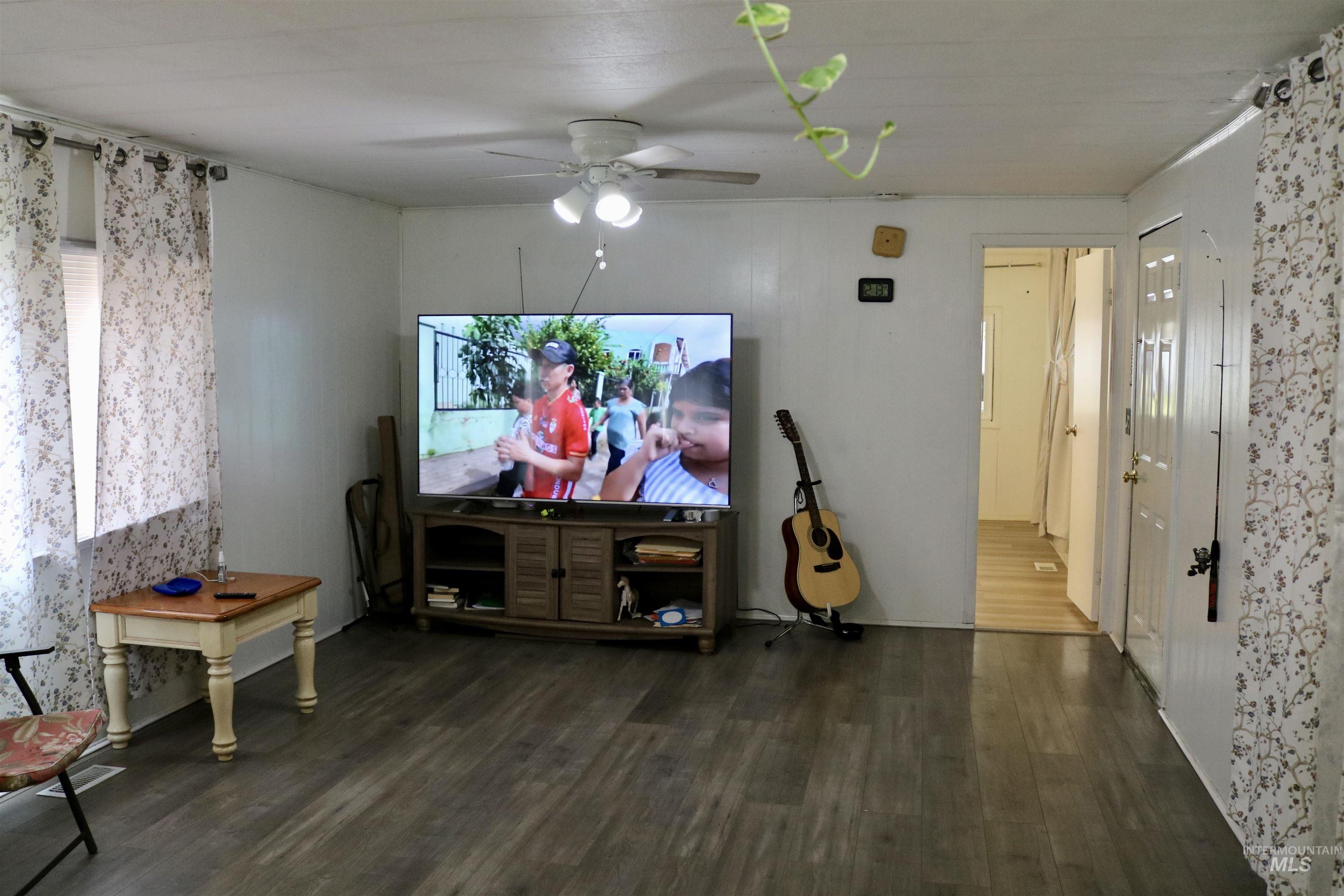 1410 Flamingo, Nampa, Idaho 83651, 2 Bedrooms, 2 Bathrooms, Residential For Sale, Price $73,900, 98968784