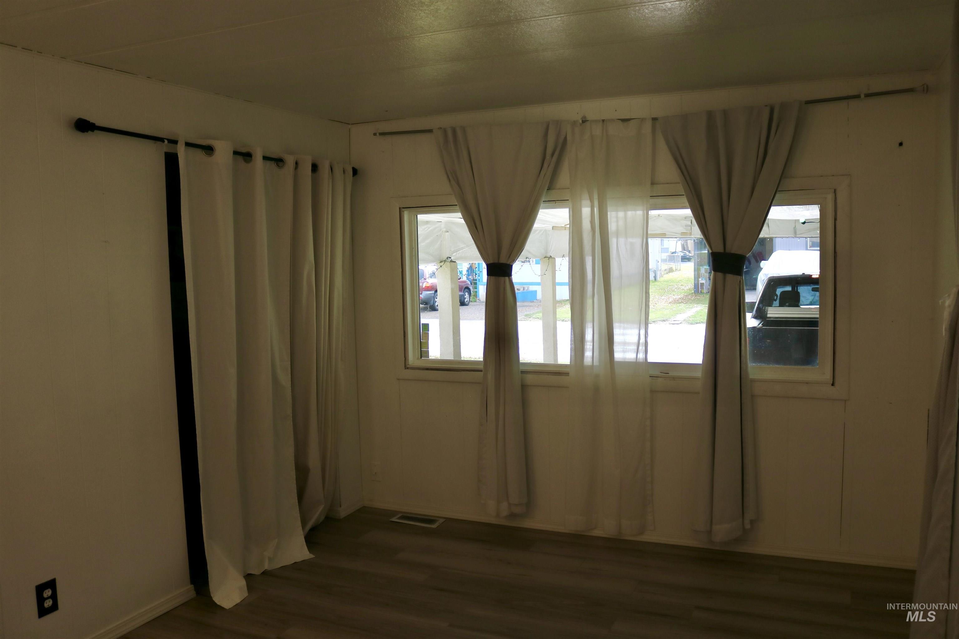 1410 Flamingo, Nampa, Idaho 83651, 2 Bedrooms, 2 Bathrooms, Residential For Sale, Price $73,900, 98968784