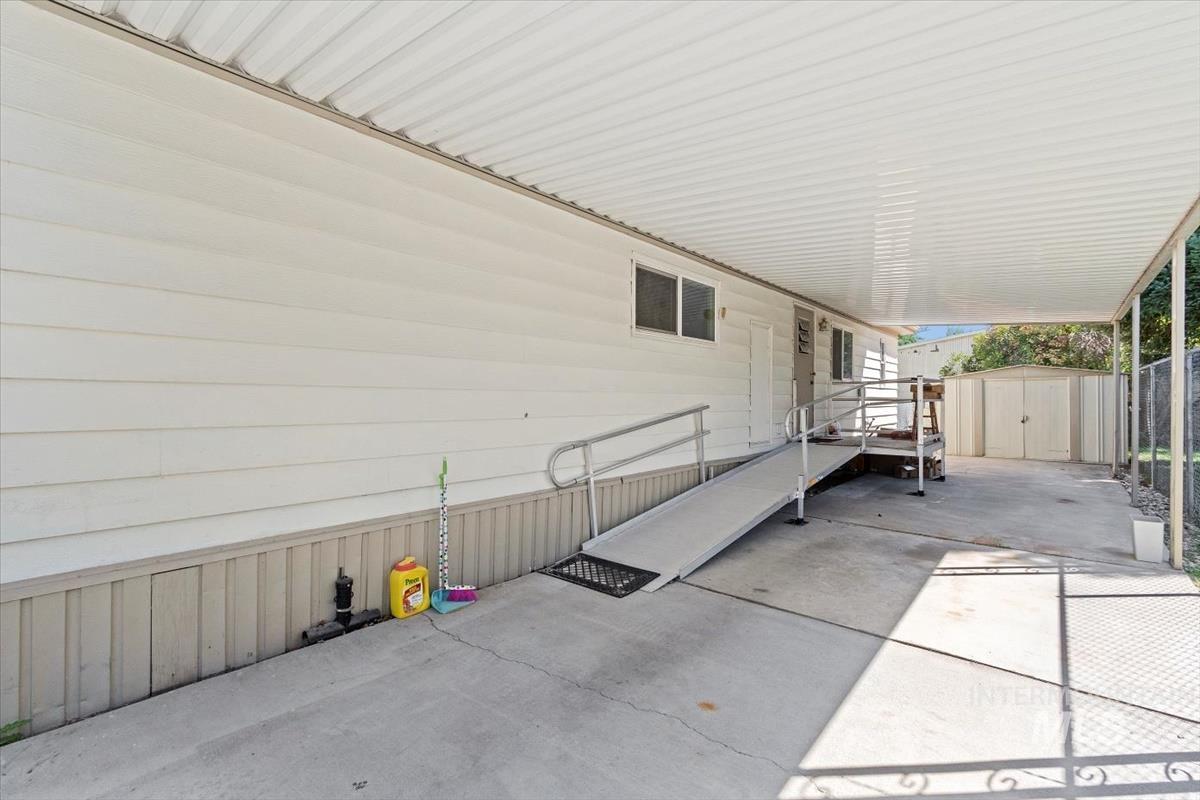 275 N Checola Cir, Boise, Idaho 83713-8004, 2 Bedrooms, 2 Bathrooms, Residential For Sale, Price $120,000, 98968786