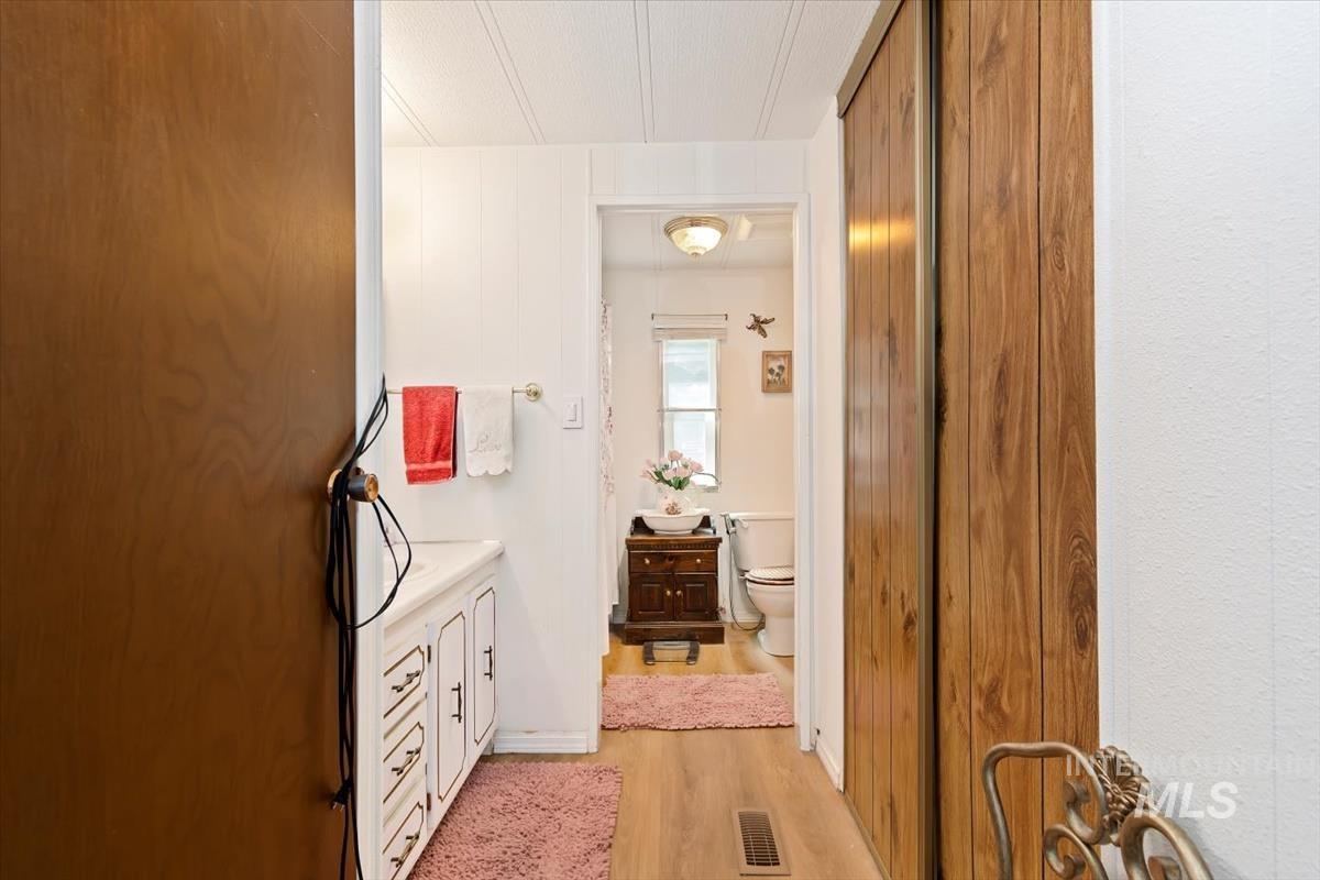 275 N Checola Cir, Boise, Idaho 83713-8004, 2 Bedrooms, 2 Bathrooms, Residential For Sale, Price $120,000, 98968786