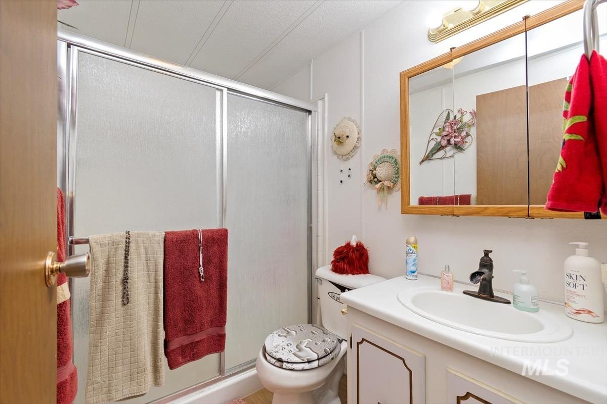 275 N Checola Cir, Boise, Idaho 83713-8004, 2 Bedrooms, 2 Bathrooms, Residential For Sale, Price $120,000, 98968786