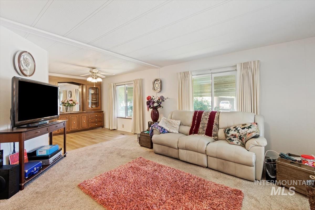 275 N Checola Cir, Boise, Idaho 83713-8004, 2 Bedrooms, 2 Bathrooms, Residential For Sale, Price $120,000, 98968786