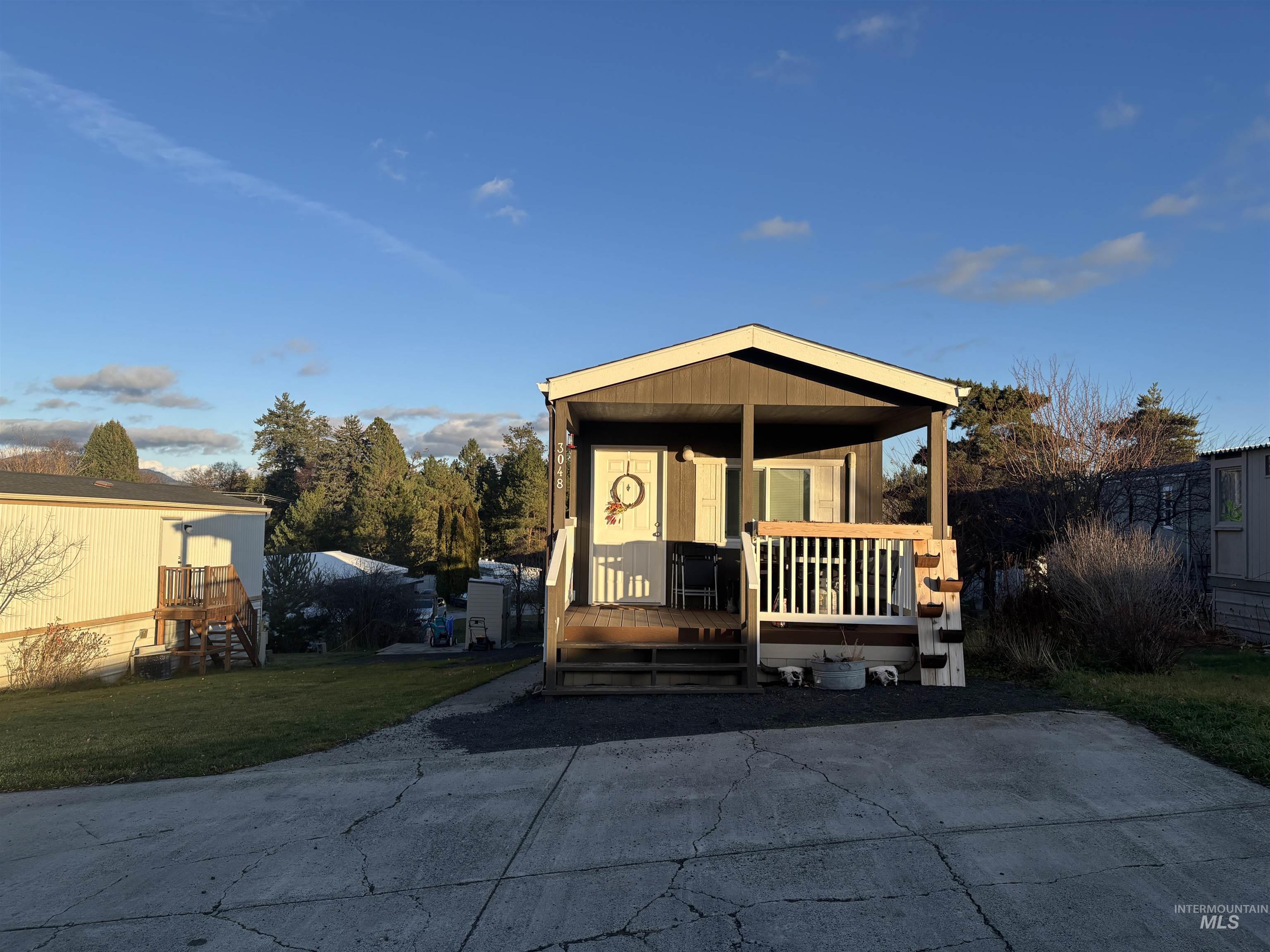 609 N Almon, Moscow, Idaho 83843, 2 Bedrooms, 1 Bathroom, Residential For Sale, Price $85,999,MLS 98968787