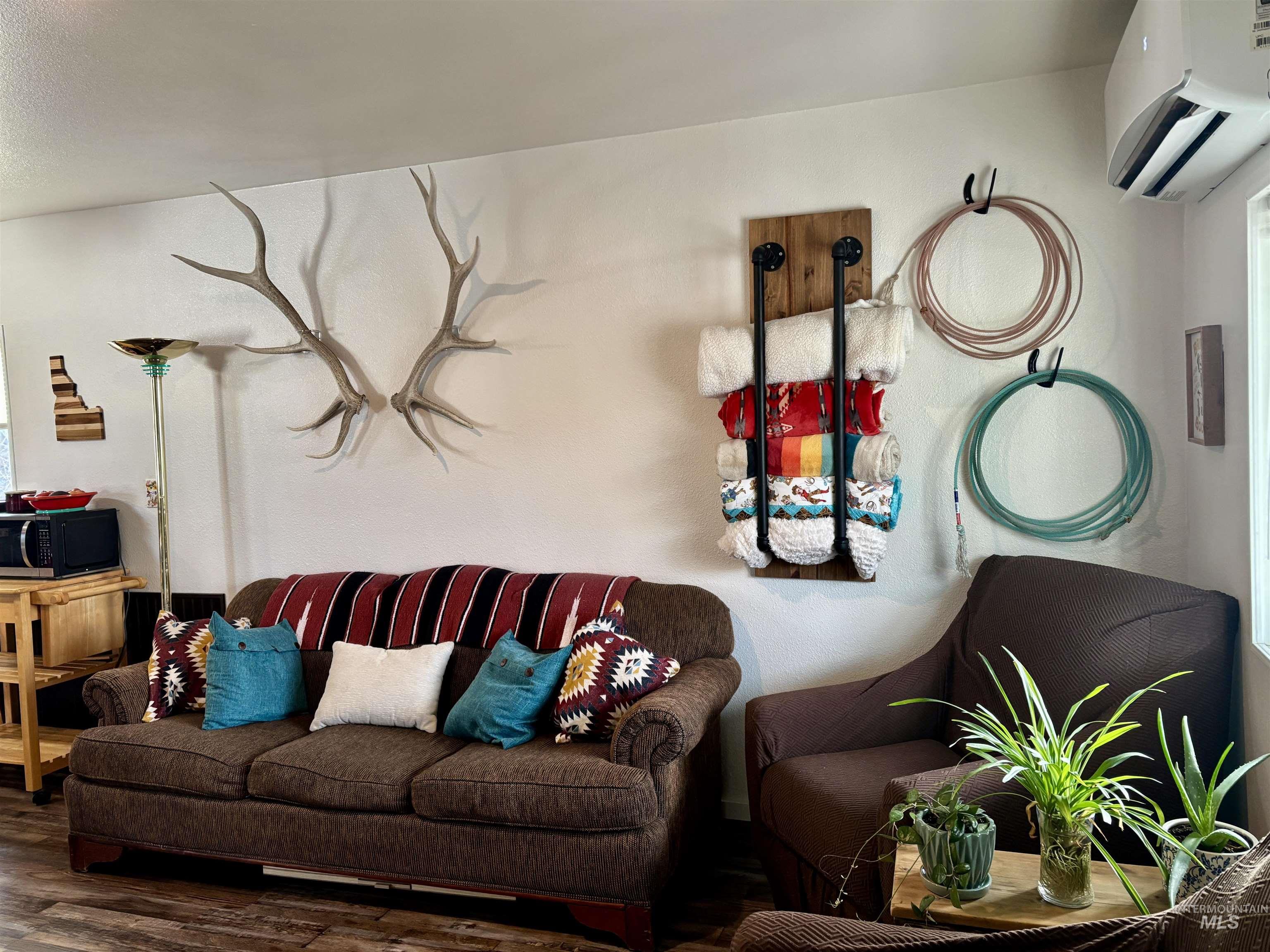 609 N Almon, Moscow, Idaho 83843, 2 Bedrooms, 1 Bathroom, Residential For Sale, Price $85,999,MLS 98968787