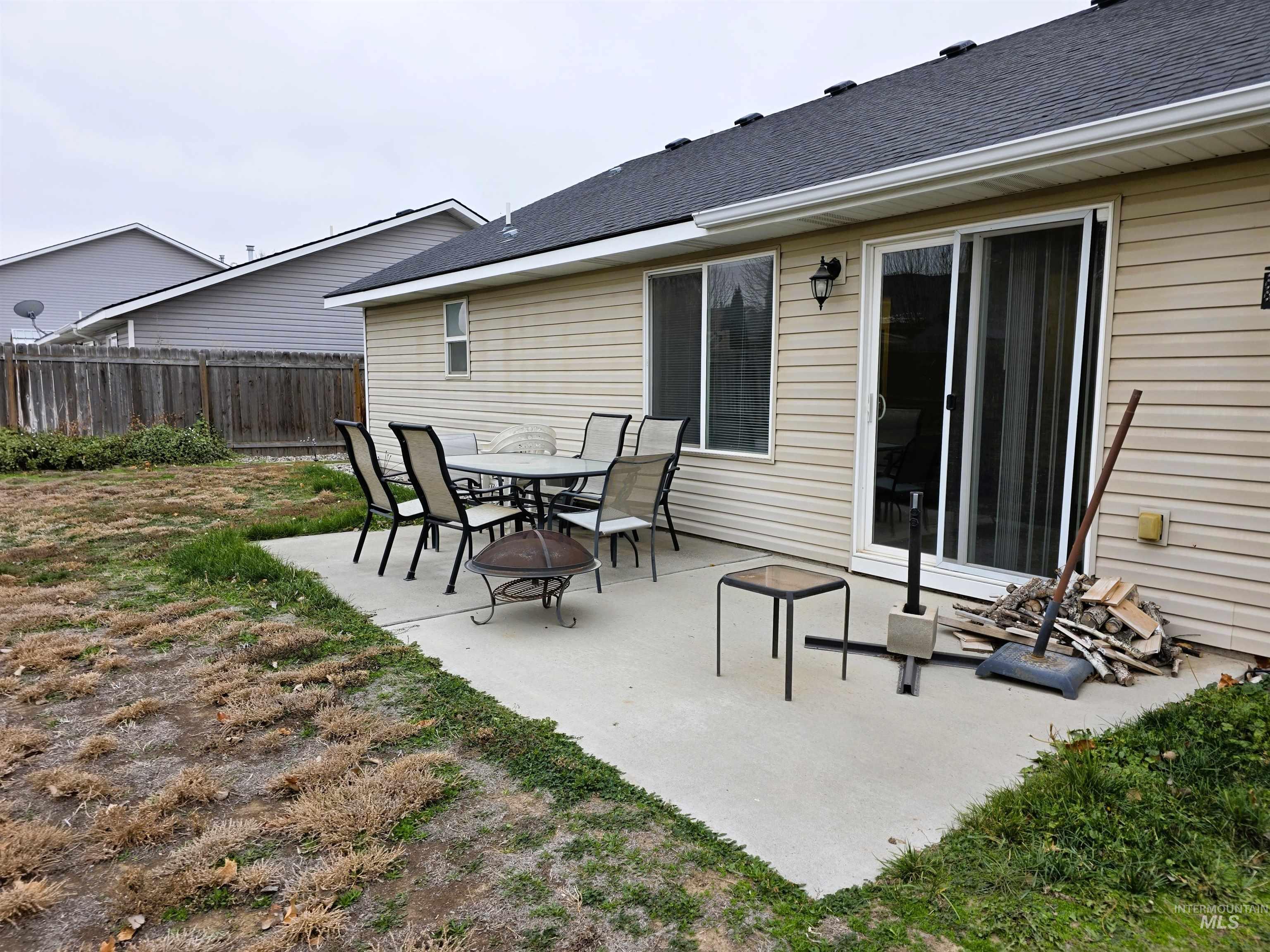 1512 N Elm St, Jerome, Idaho 83338, 3 Bedrooms, 2 Bathrooms, Residential For Sale, Price $315,000, 98968788