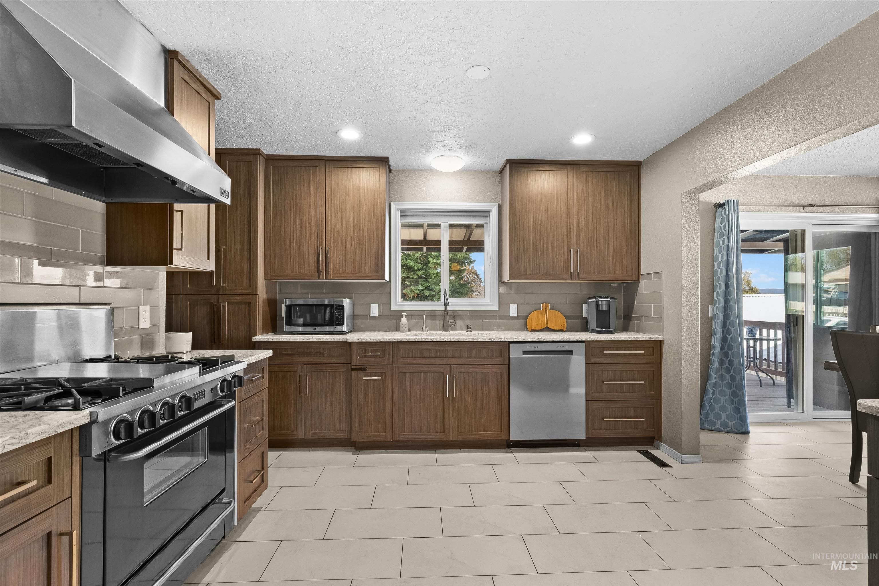 525 Park Ave, Lewiston, Idaho 83501, 4 Bedrooms, 3 Bathrooms, Residential For Sale, Price $599,000, 98968790